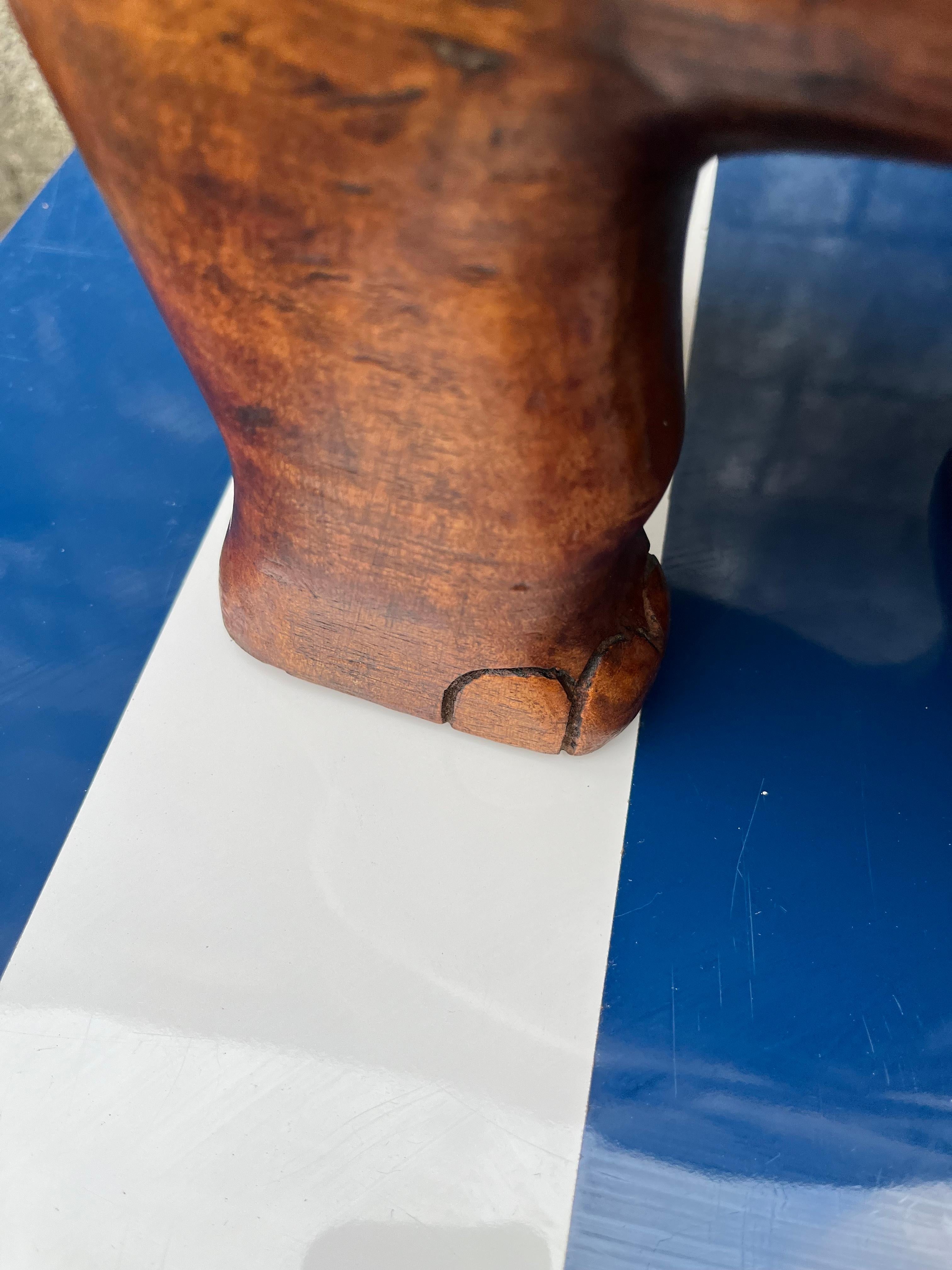 Sculpture d'éléphant en bois de grande taille, sculptée à la main, vers la fin du XXe siècle. 6