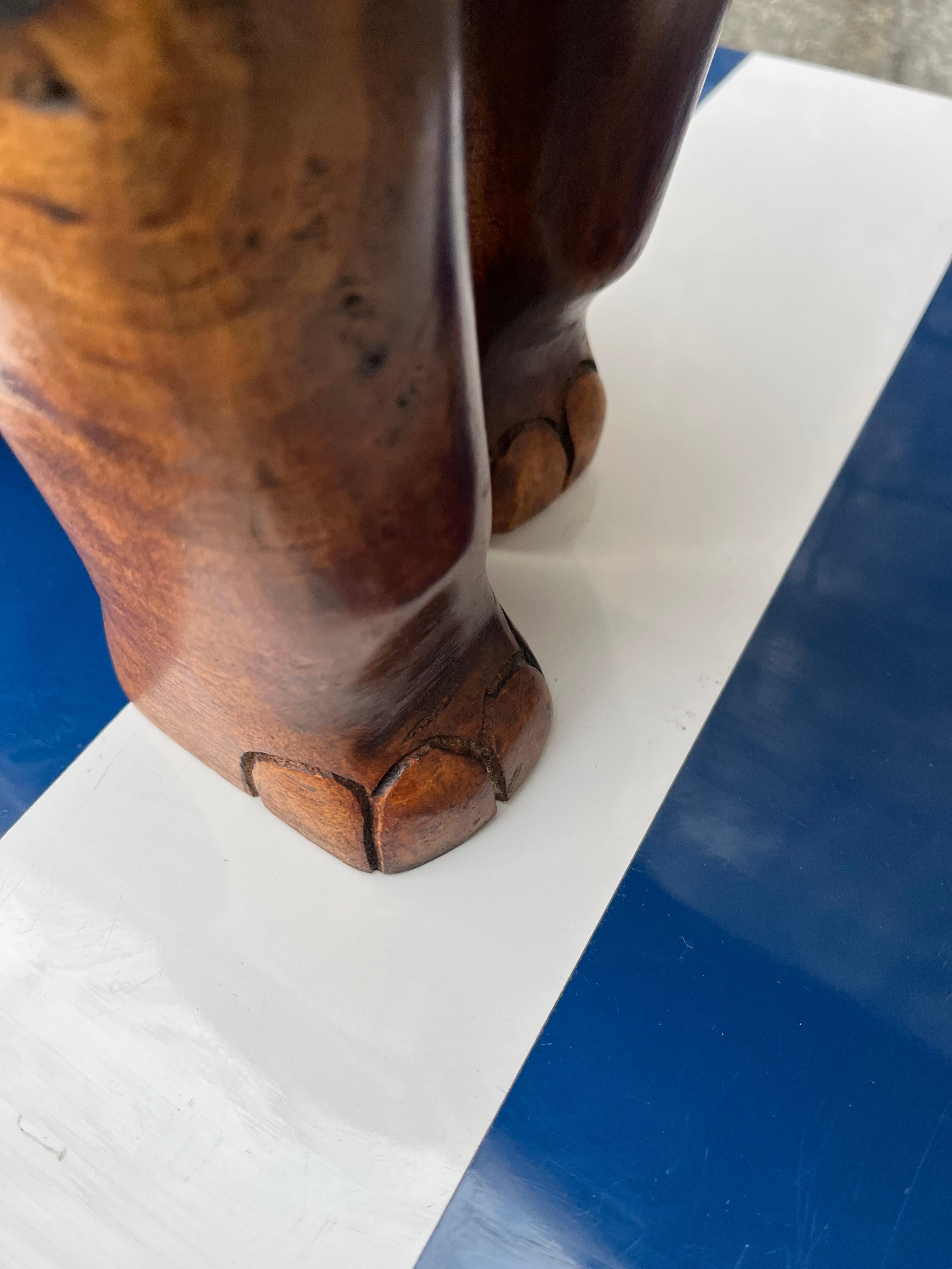 Sculpture d'éléphant en bois de grande taille, sculptée à la main, vers la fin du XXe siècle. 7