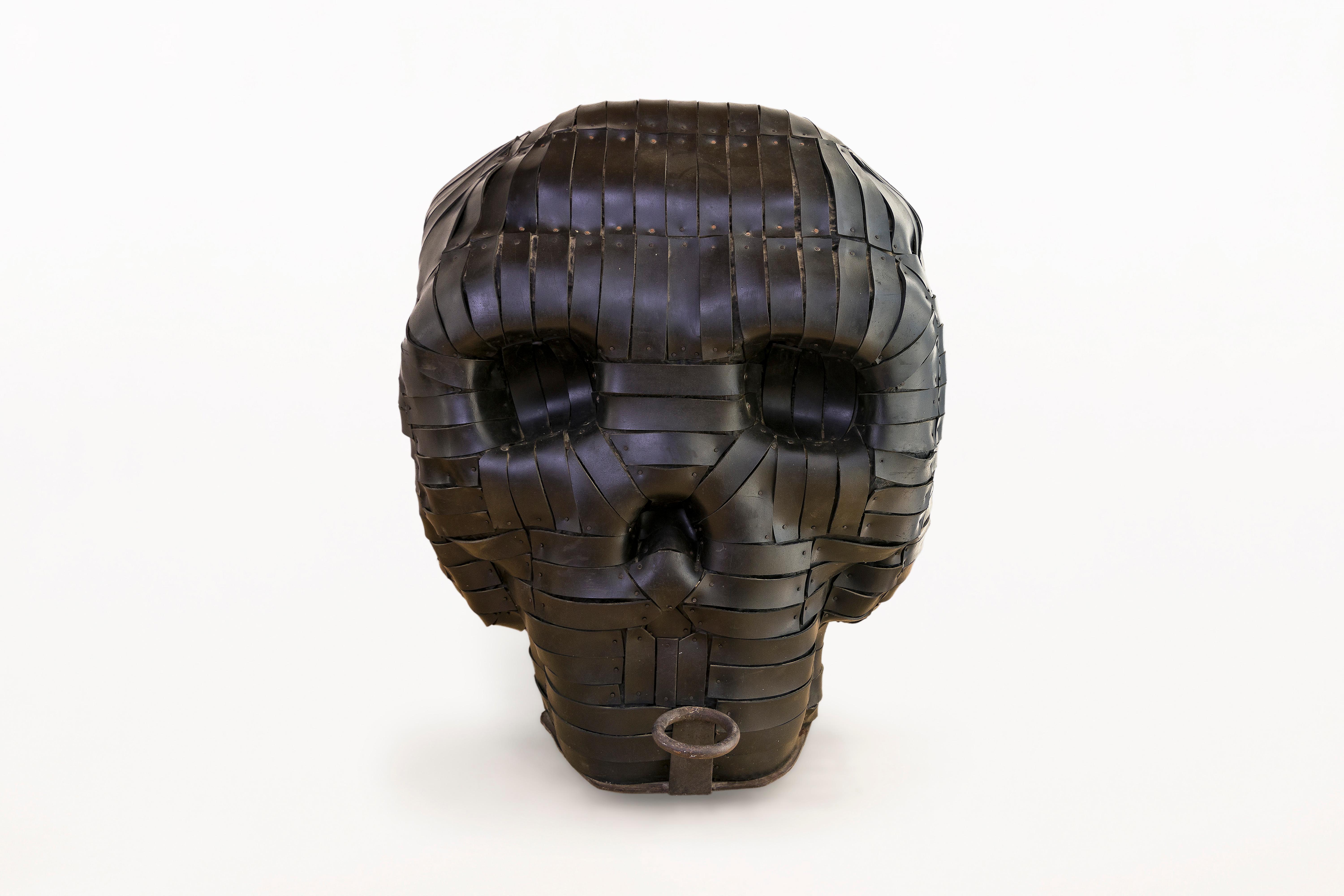 Large skull sculpture by the Spanish Artist Gabriel
Made with Rubber Strips,
circa 1990, Spain
Very good vintage condition.
Gabriel Sanz Romero was born in 1954 in Barcelona. He is a renowned Catalan sculptor.