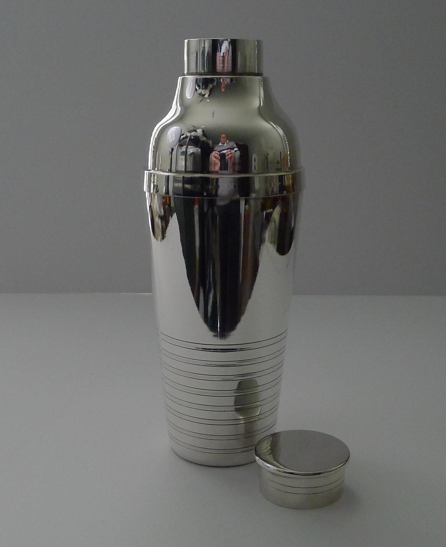 Mid-20th Century Large Smart French Art Deco Cocktail Shaker c.1930 For Sale