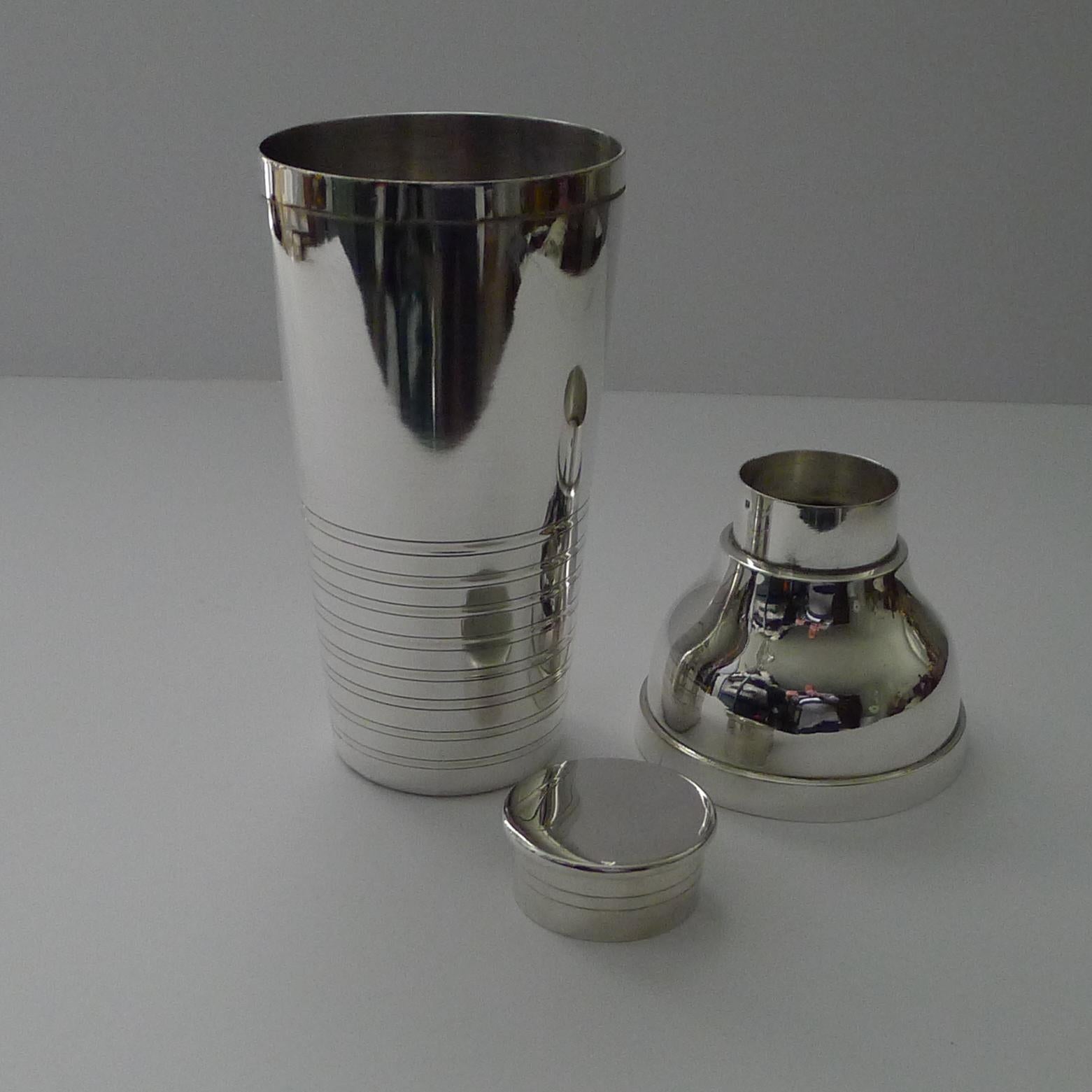 Large Smart French Art Deco Cocktail Shaker c.1930 For Sale 1