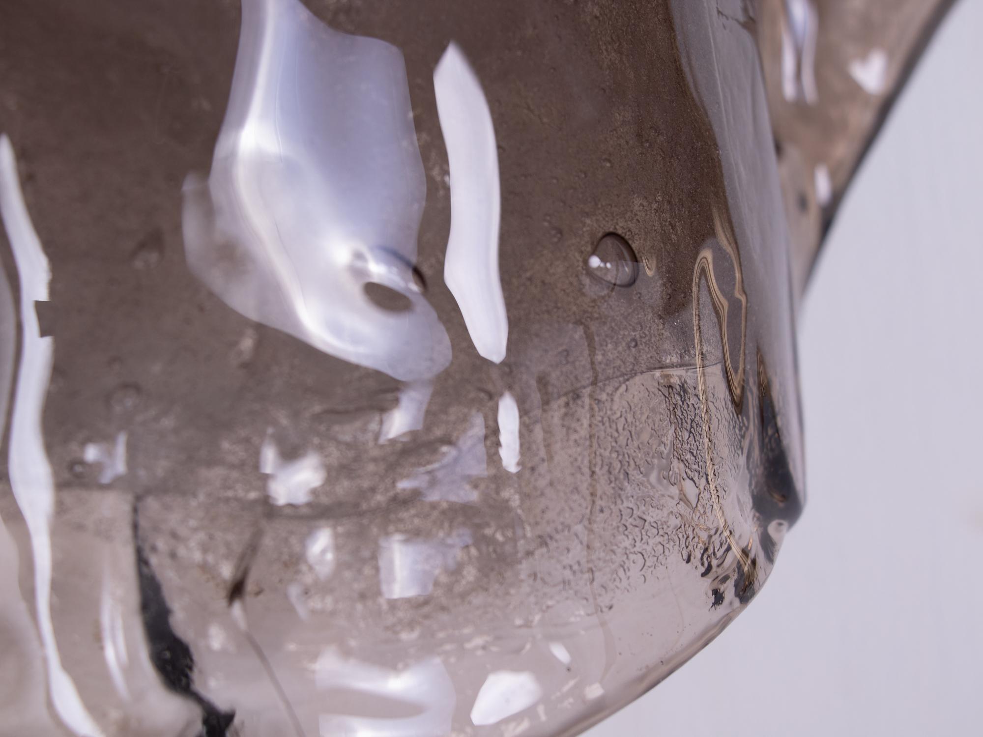 Vetro di Murano Grandi lampade da parete in vetro di Murano fumé di Carlo Nason per Kalmar, anni '60, set da 2 in vendita