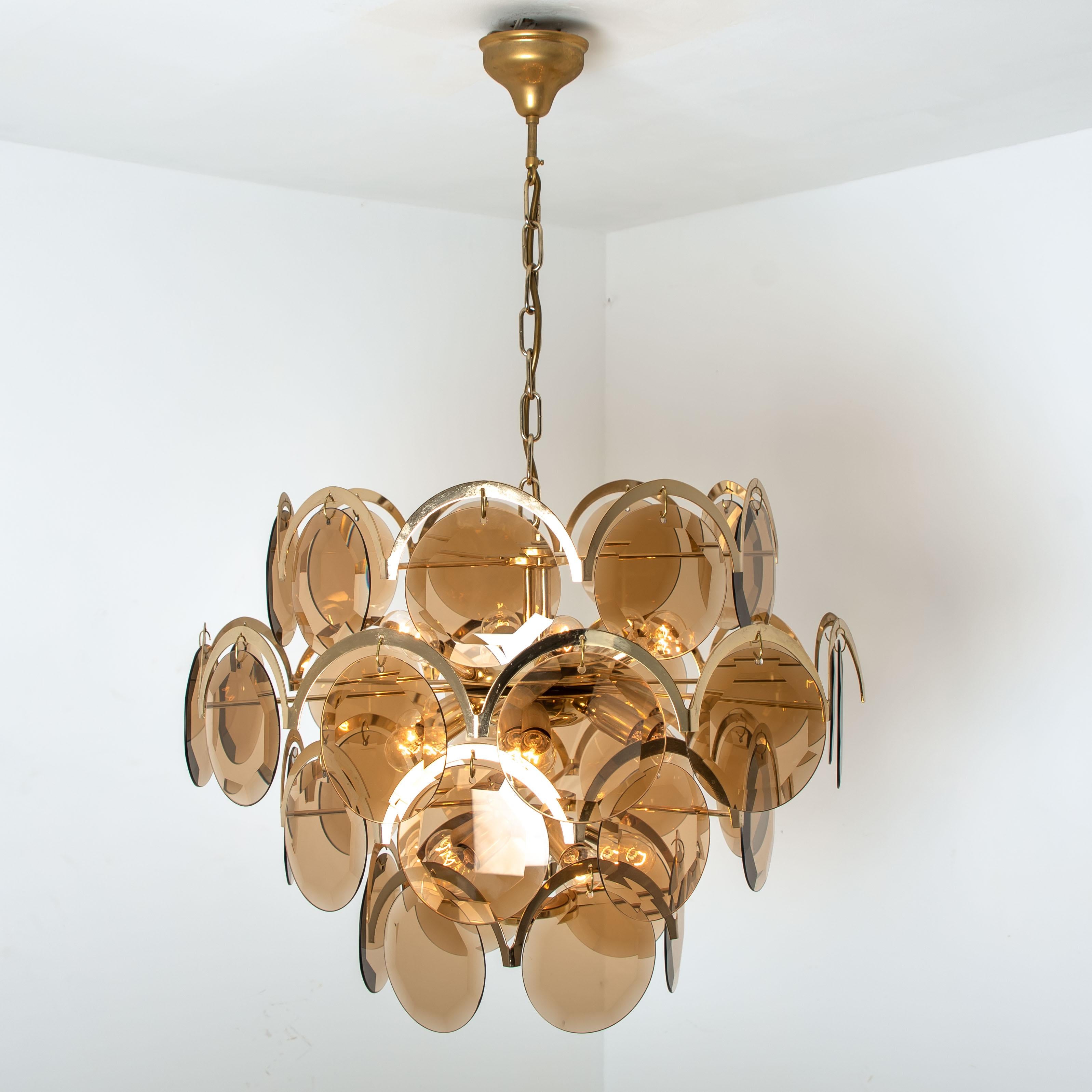 Large Smoked Glass and Brass Chandelier in the Style of Vistosi, Italy For Sale 4