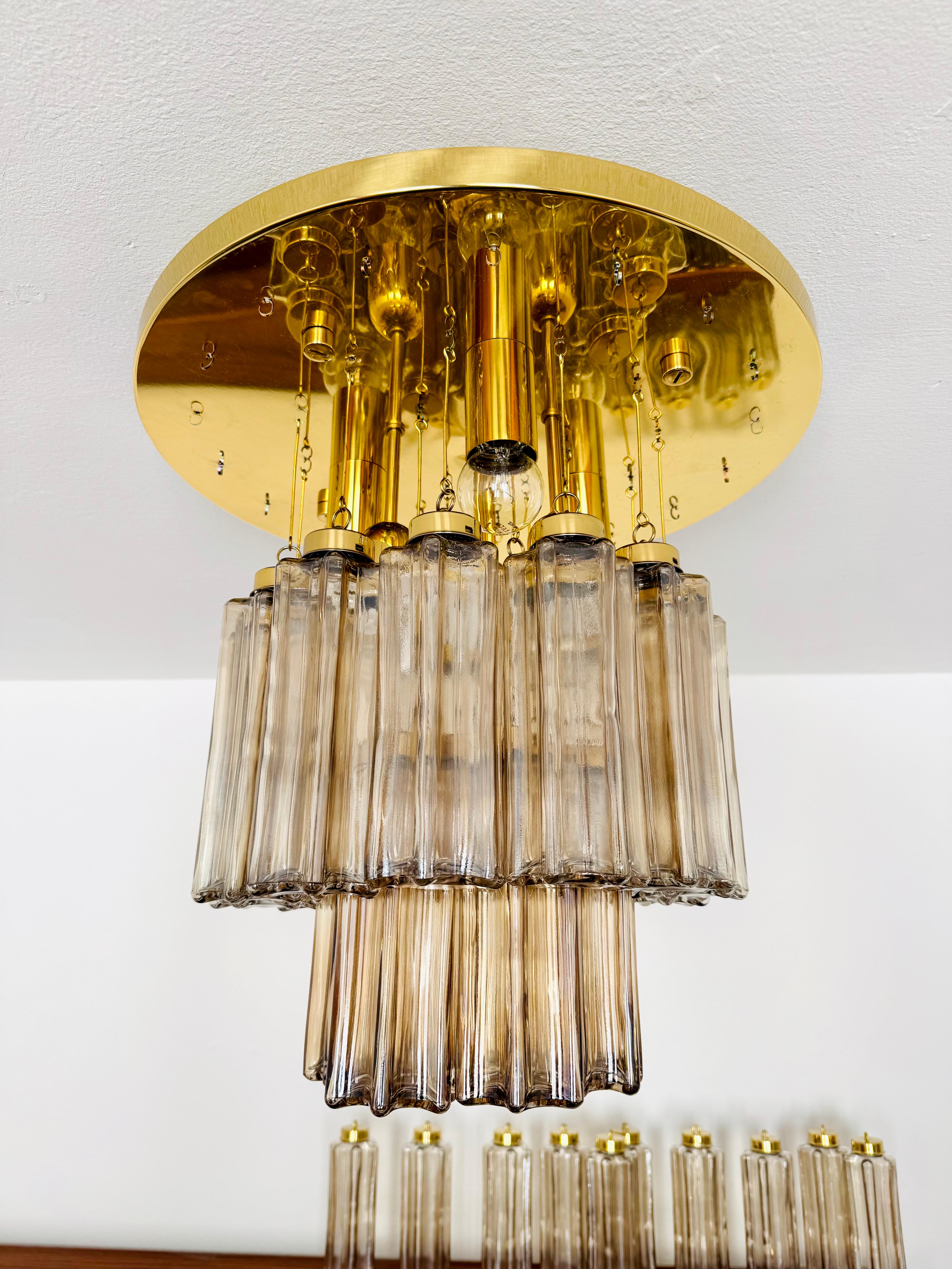 Grande lampadario a filo in vetro fumé e ottone di Glashütte Limburg in vendita 8