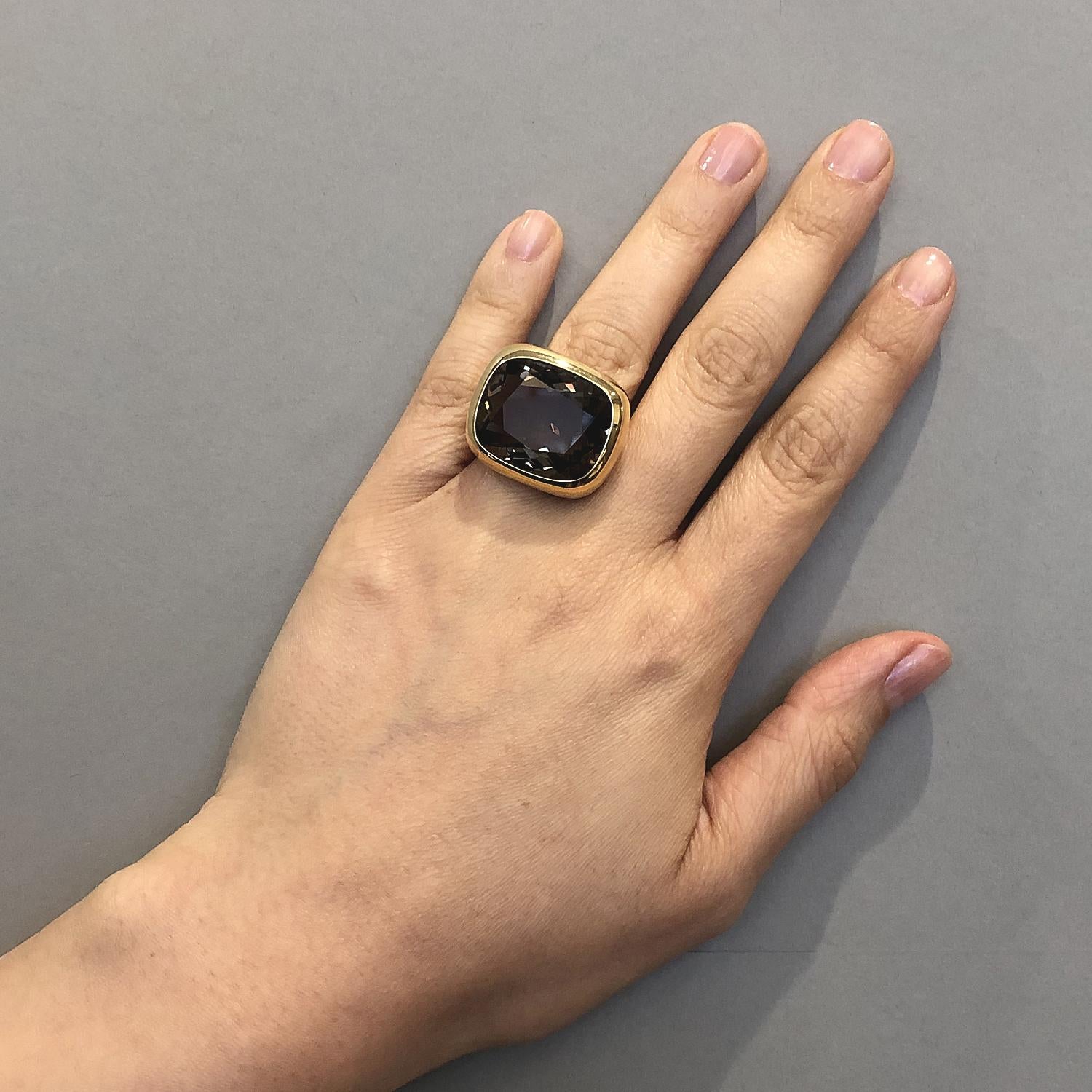 Large Smoky Quartz Gold Cocktail Ring In New Condition For Sale In Beverly Hills, CA