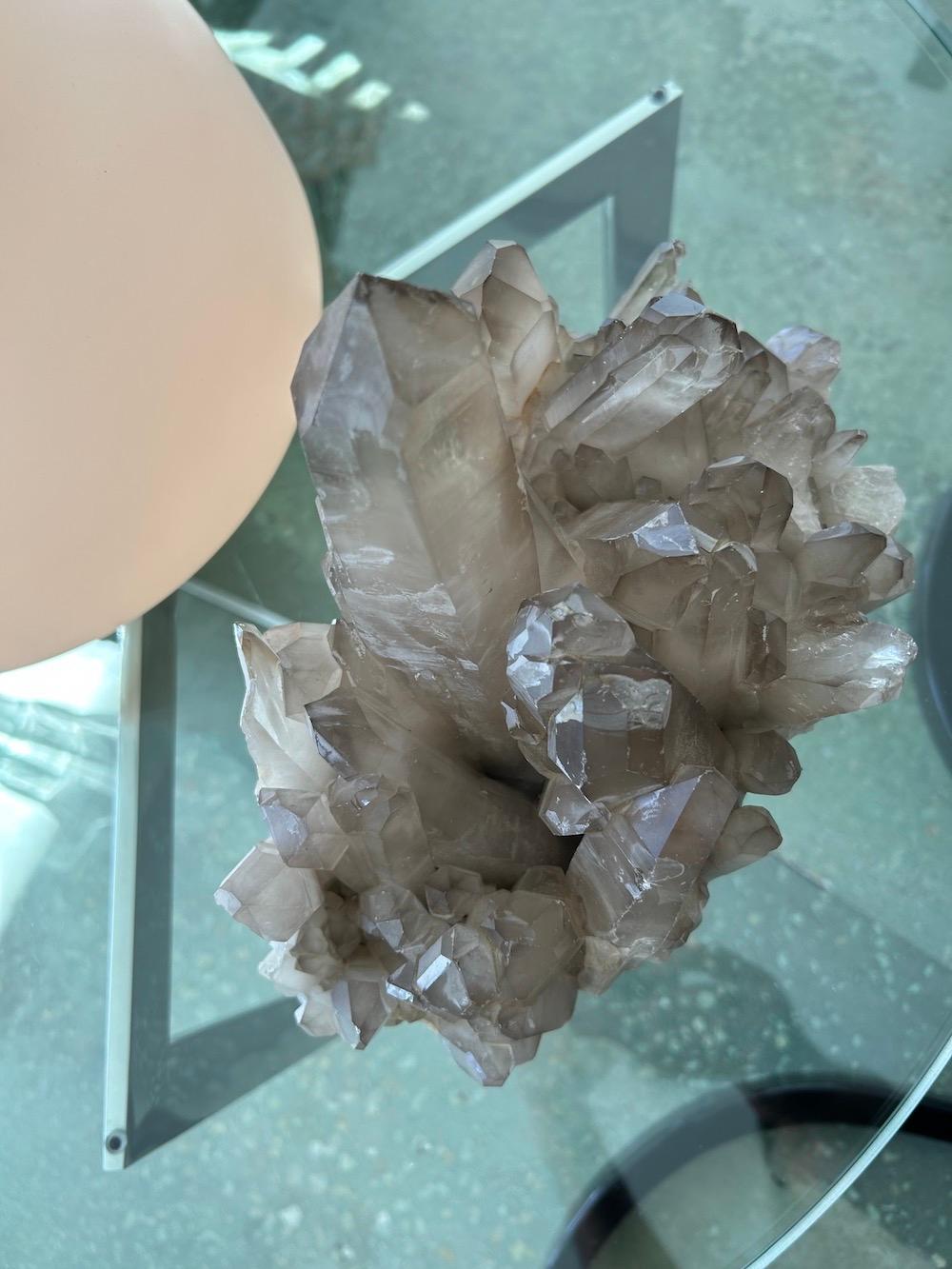 Grande cristallo di rocca di quarzo fumé Nature Specimen 13 Lbs. in vendita 2