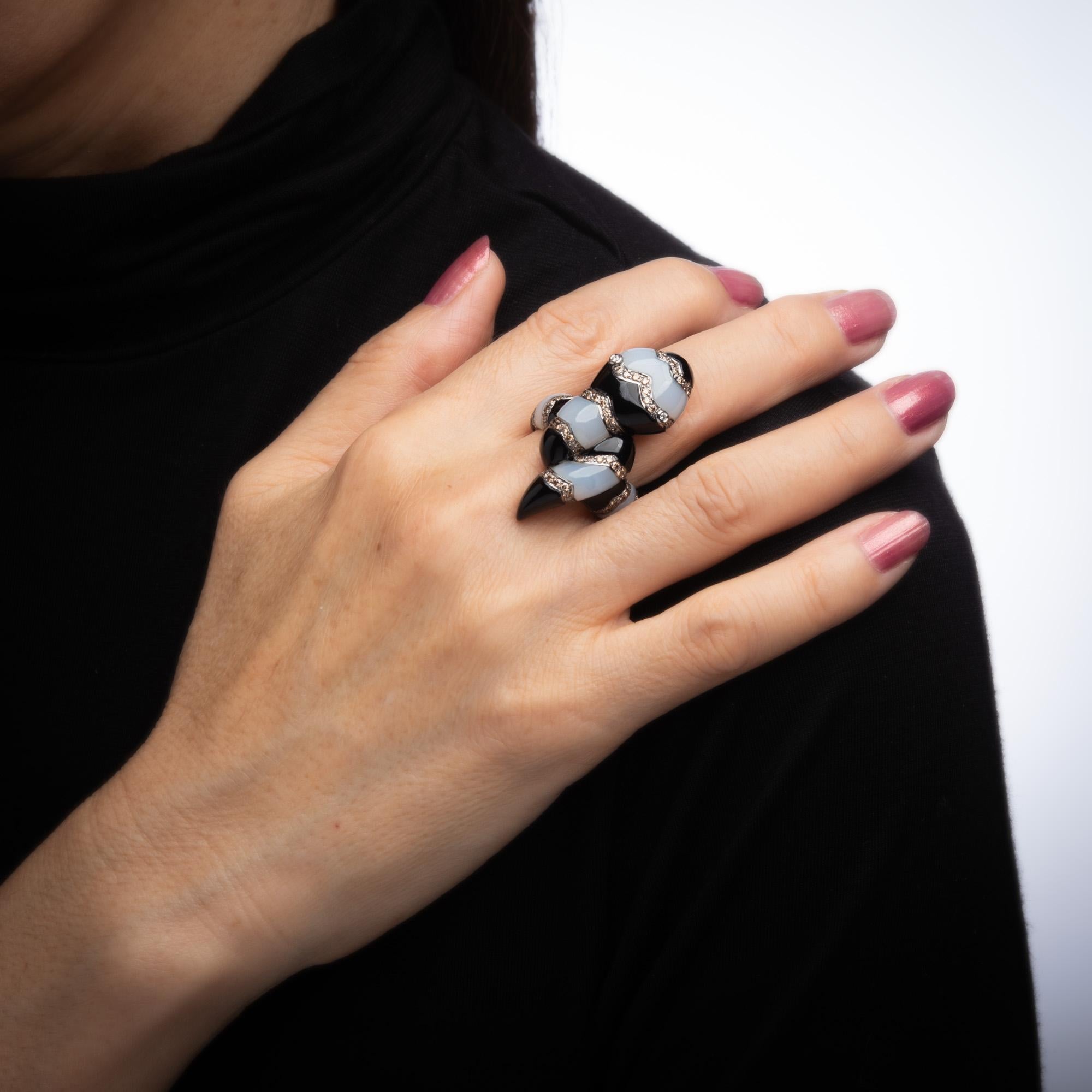 Modern Large Snake Ring Estate Diamond Black Onyx Chalcedony 18 Karat Gold 7 Serpent
