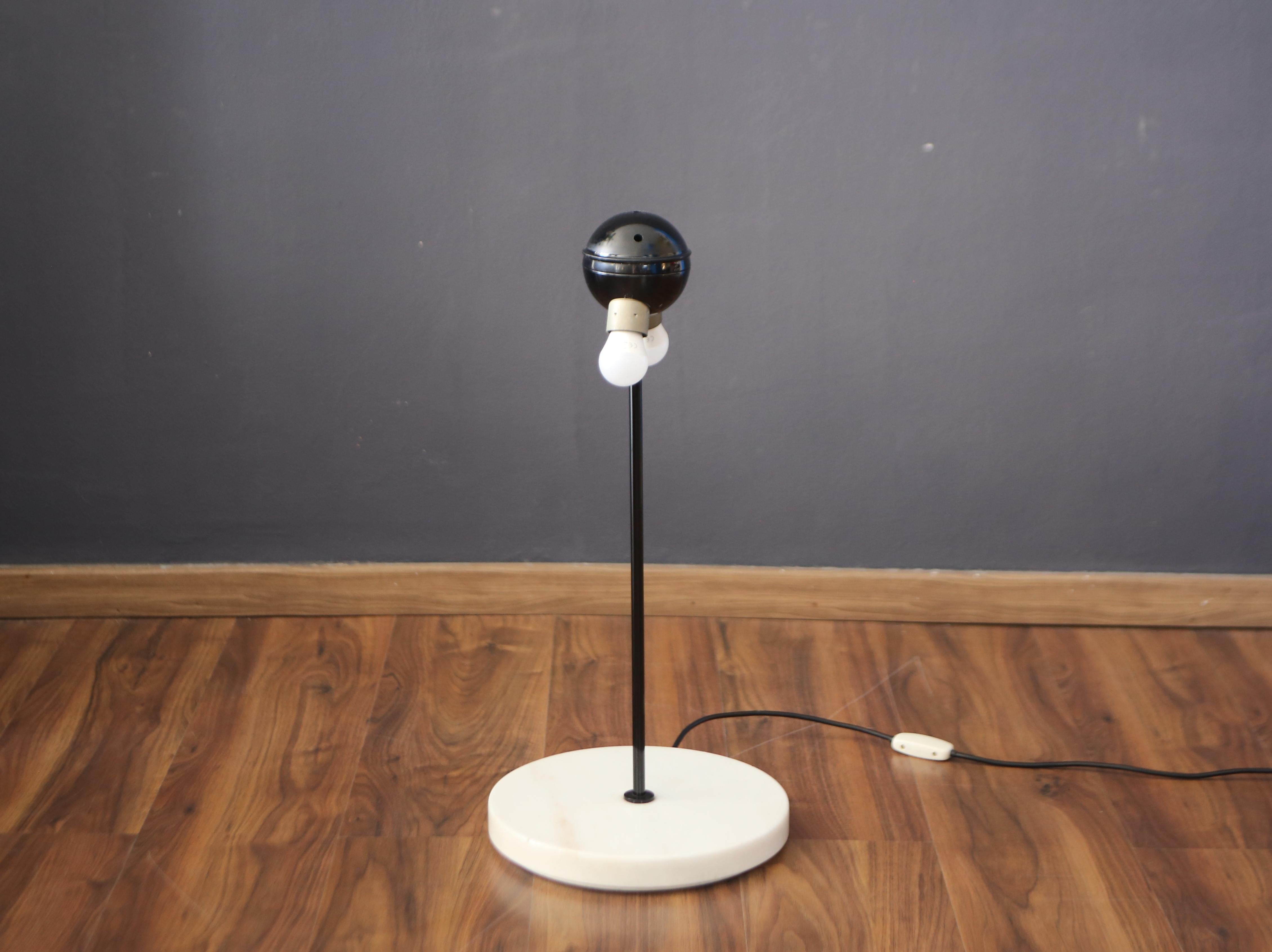 Big Snow 201 table lamp designed by Vico Magistretti (in 1973) and manufactured by O-luce as from 1974.

