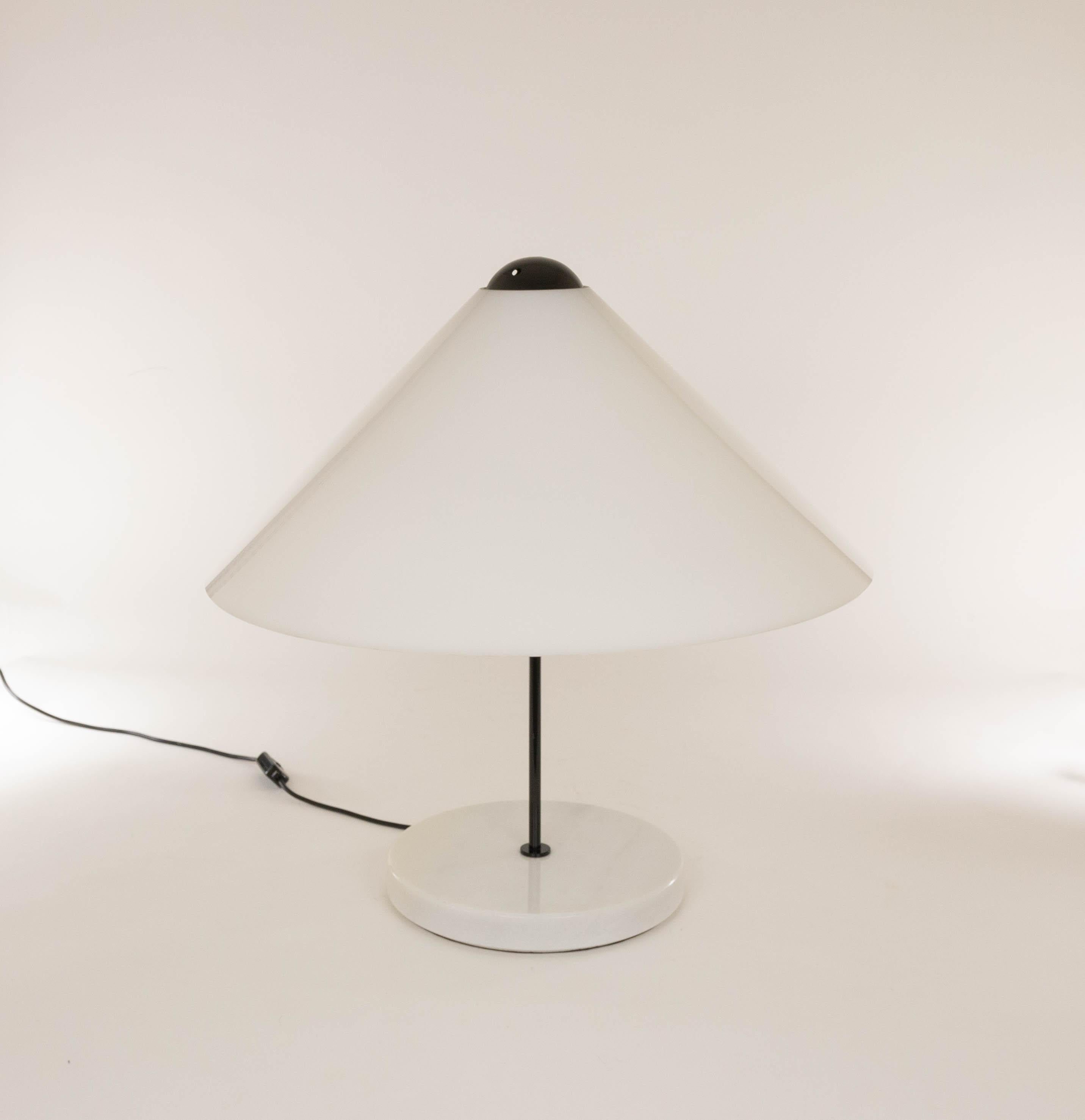 Italian Large Snow Table lamp by Vico Magistretti for O-luce, 1970s For Sale