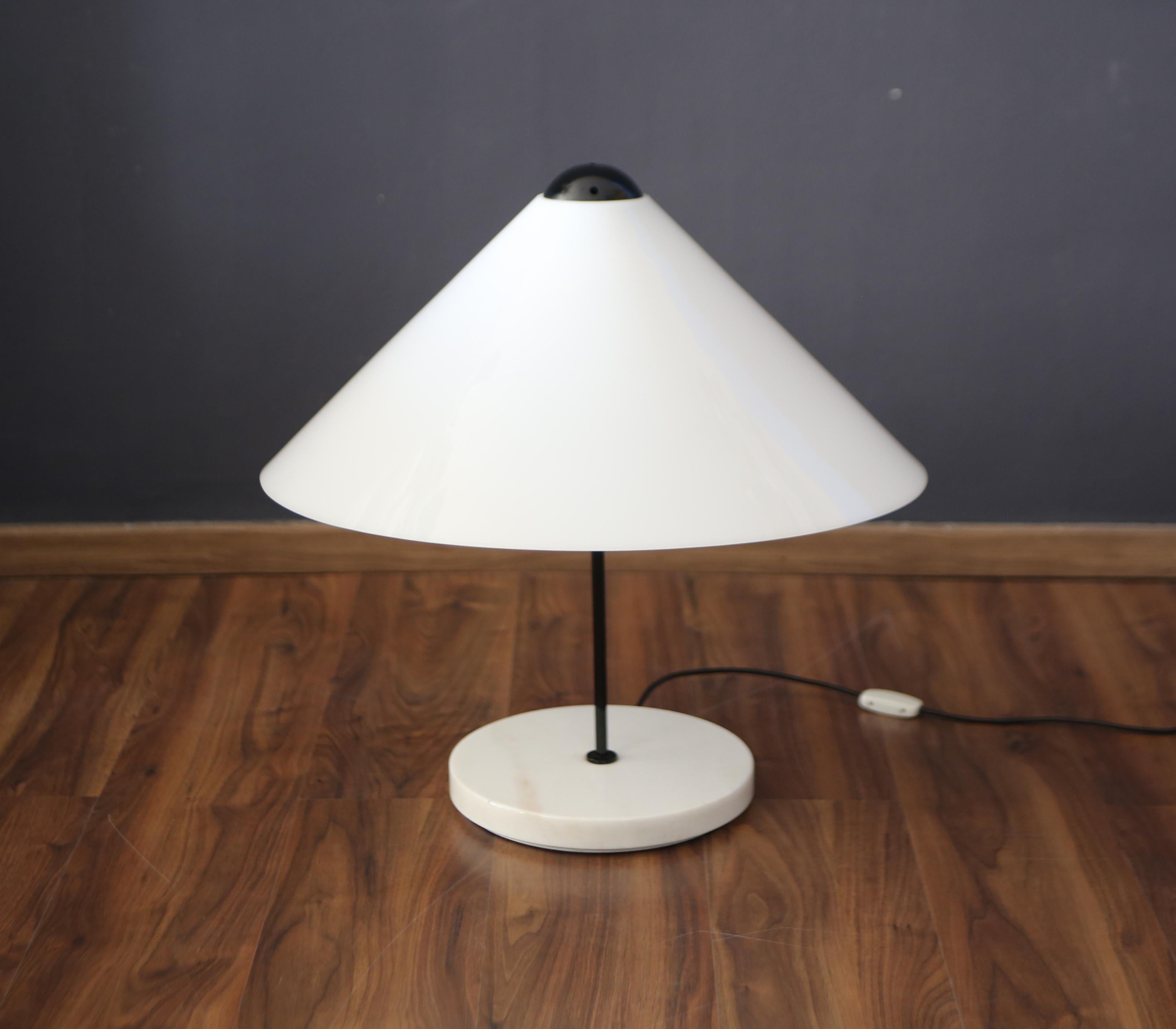 Italian Large Snow Table lamp by Vico Magistretti for O-light 1970s For Sale