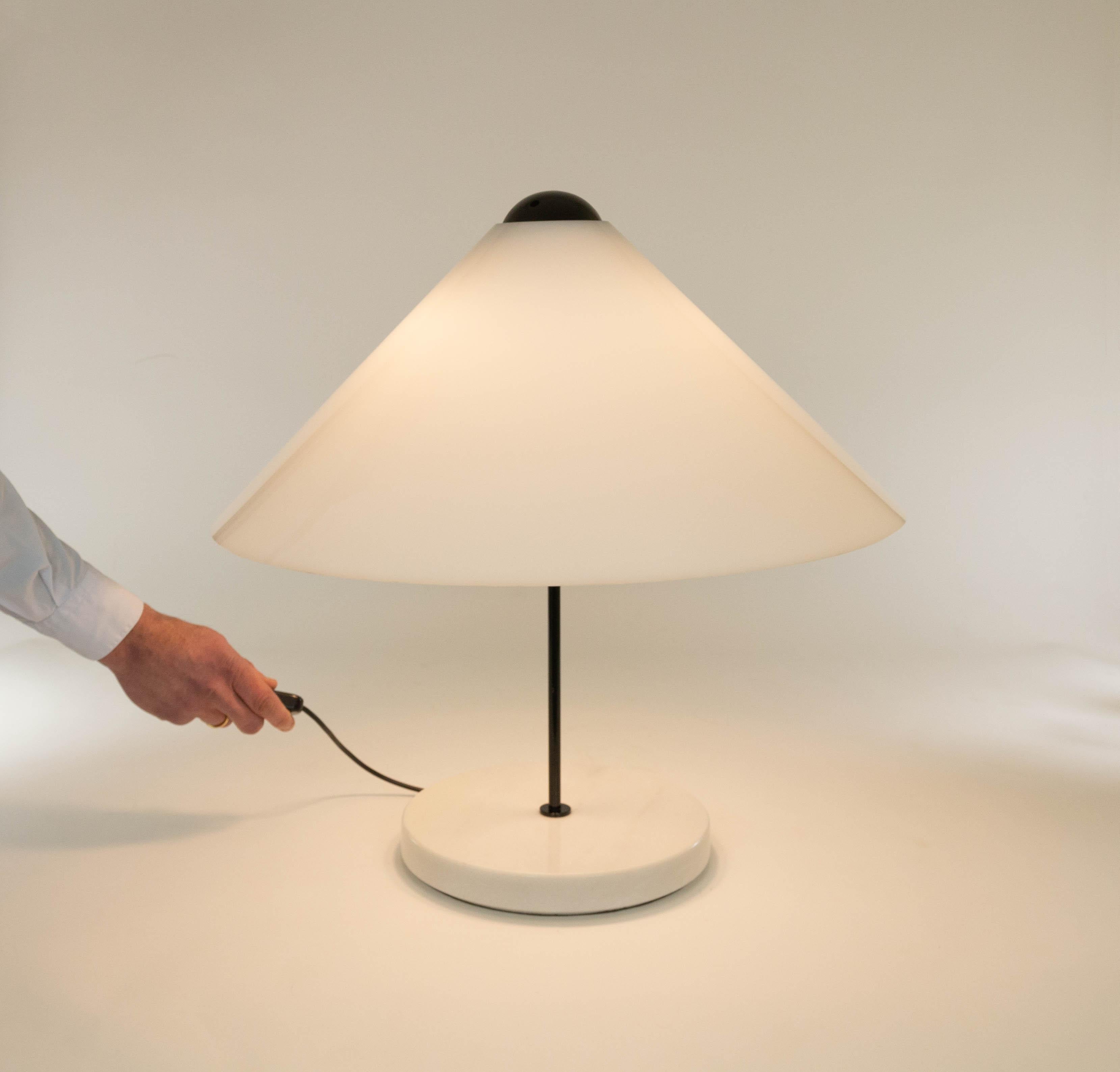 Metal Large Snow Table lamp by Vico Magistretti for O-luce, 1970s For Sale
