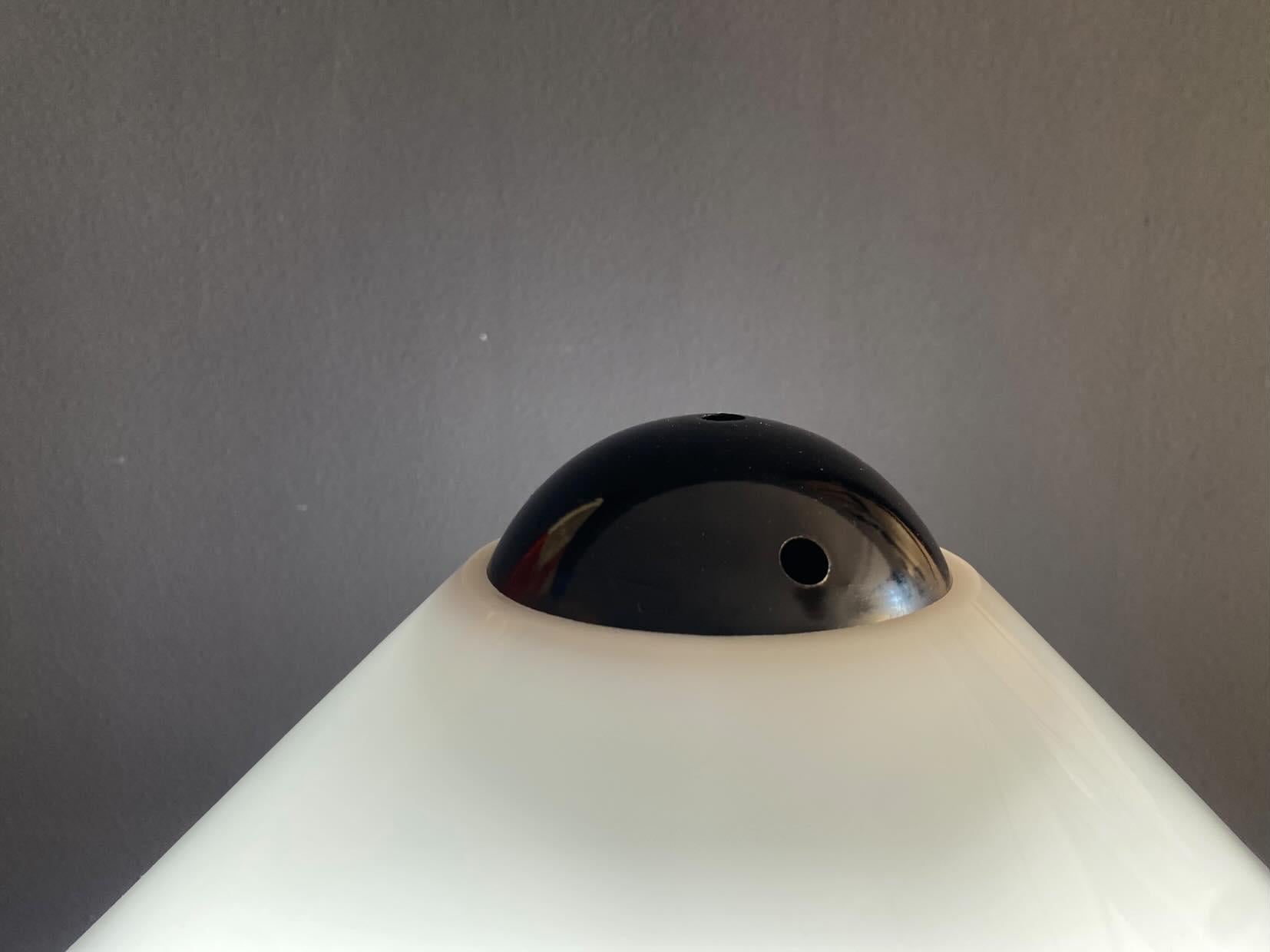 Metal Large Snow Table lamp by Vico Magistretti for O-light 1970s For Sale