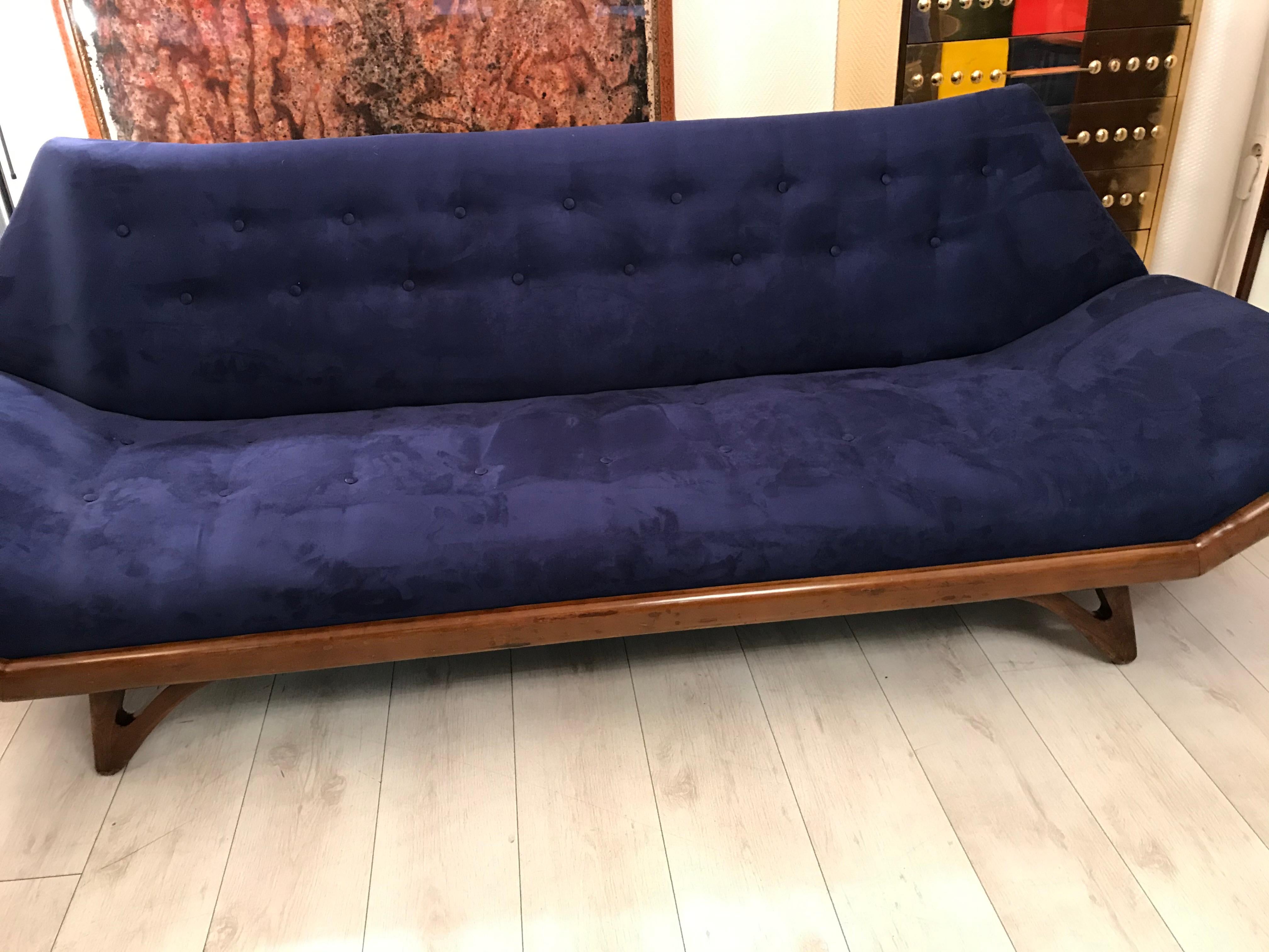 American Large Sofa Awarded to Frank Lloyd Wright