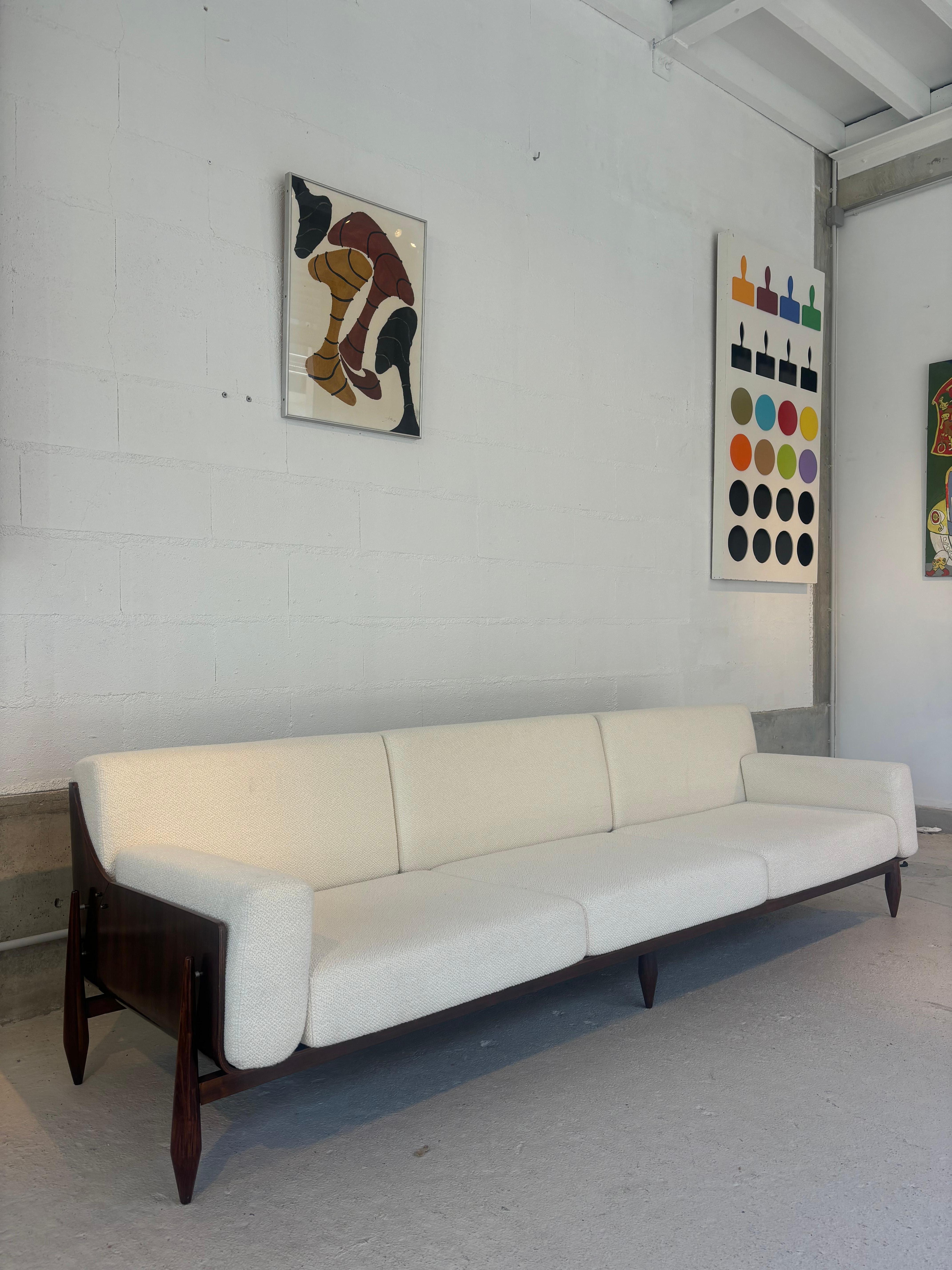 Großes Sofa von Novo Rumo, 1960er-Jahre (Moderne) im Angebot