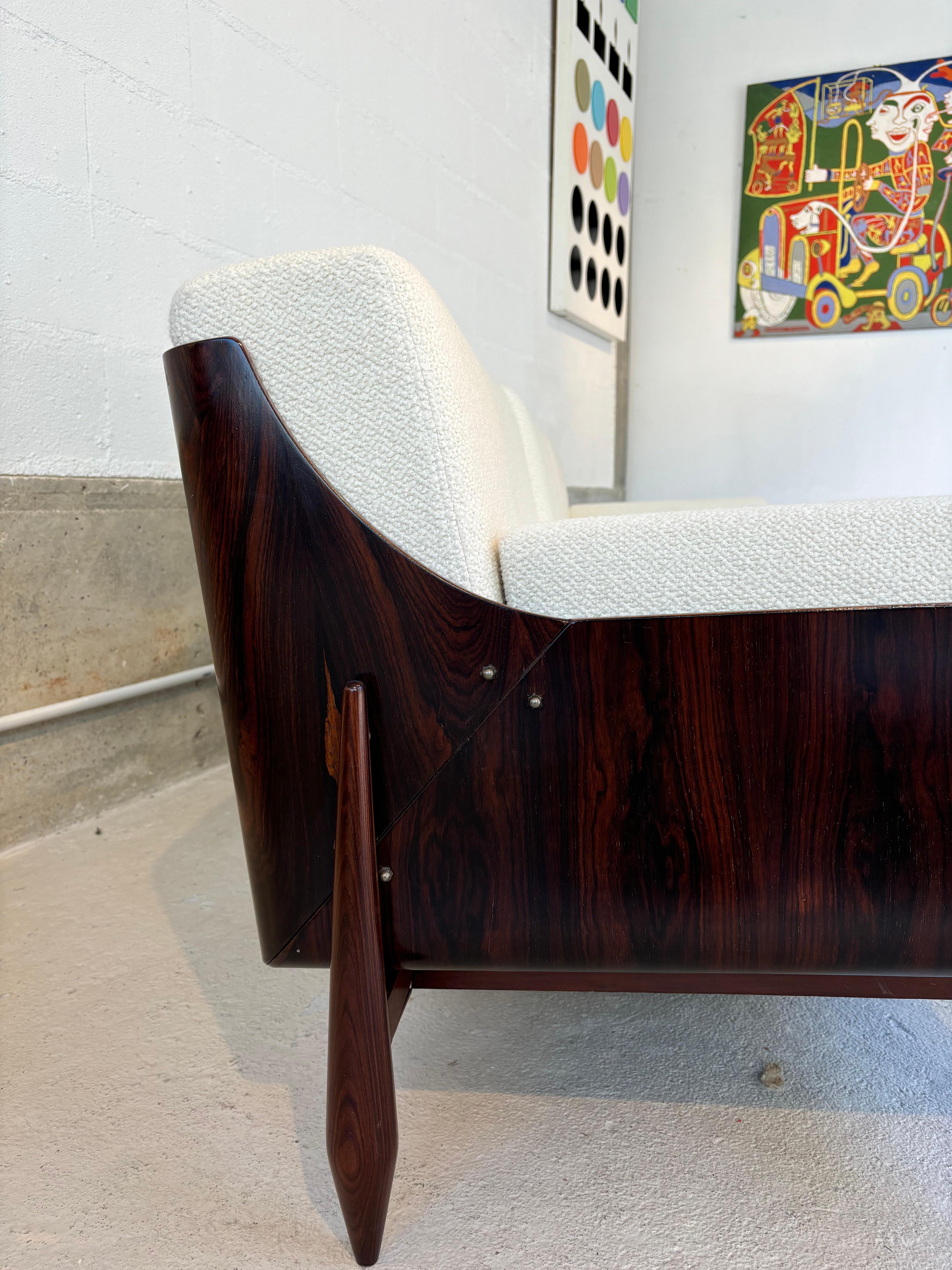 Großes Sofa von Novo Rumo, 1960er-Jahre im Zustand „Gut“ im Angebot in SAINT-OUEN-SUR-SEINE, FR