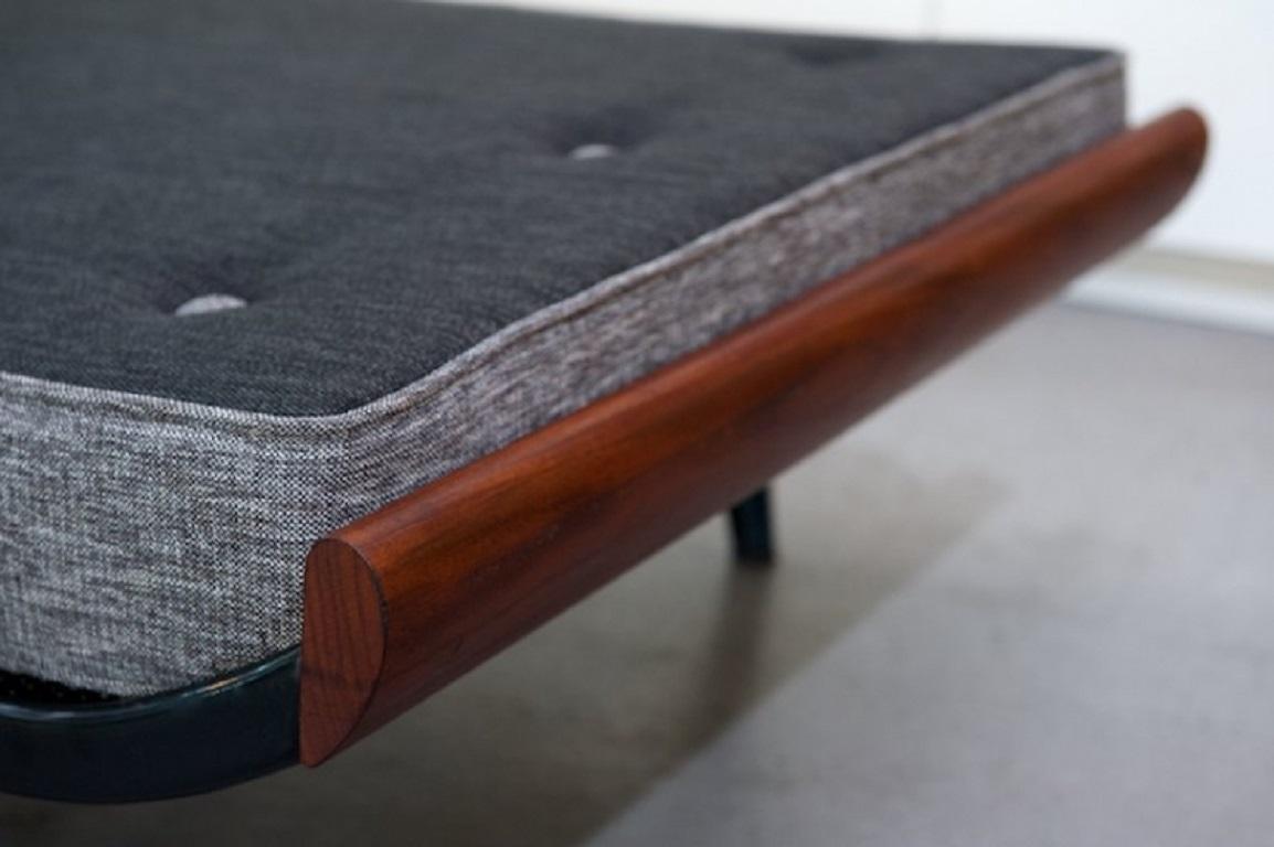 Large Sofa / Daybed Cleopatra by D. Cordemeijer, 1953, Gray / Anthracite In Good Condition For Sale In Zurich, Zurich