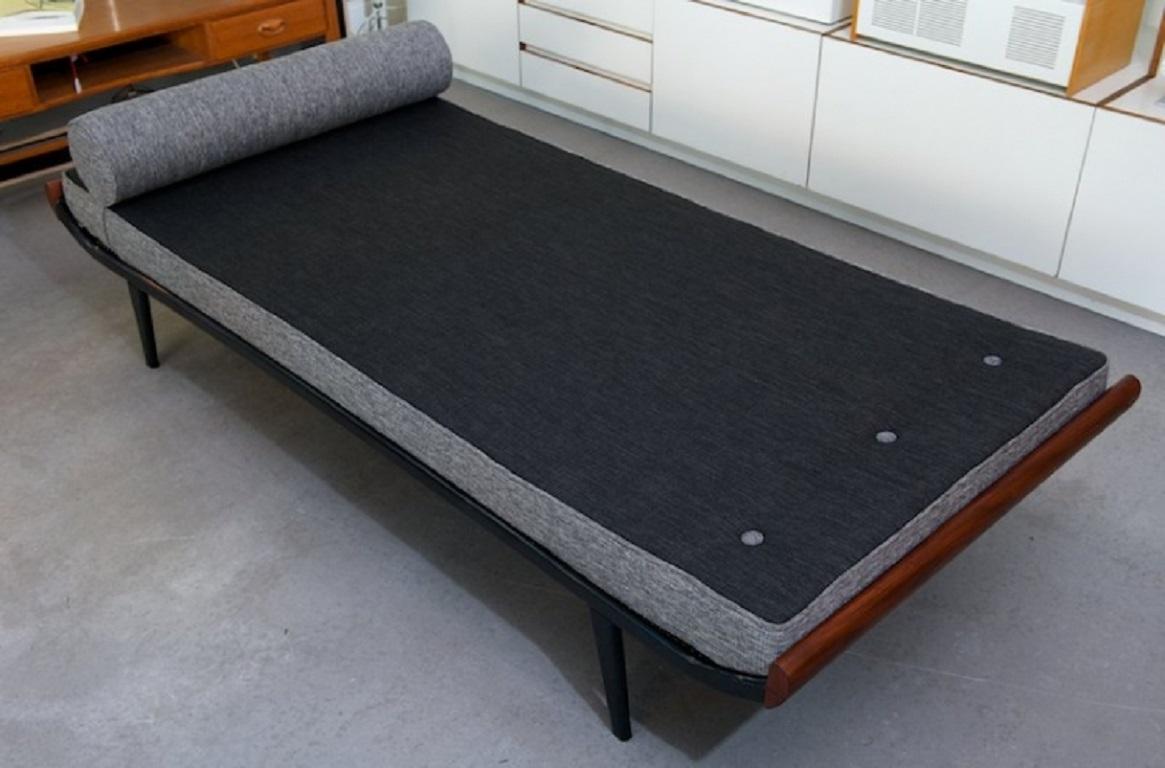 Mid-20th Century Large Sofa / Daybed Cleopatra by D. Cordemeijer, 1953, Gray / Anthracite For Sale