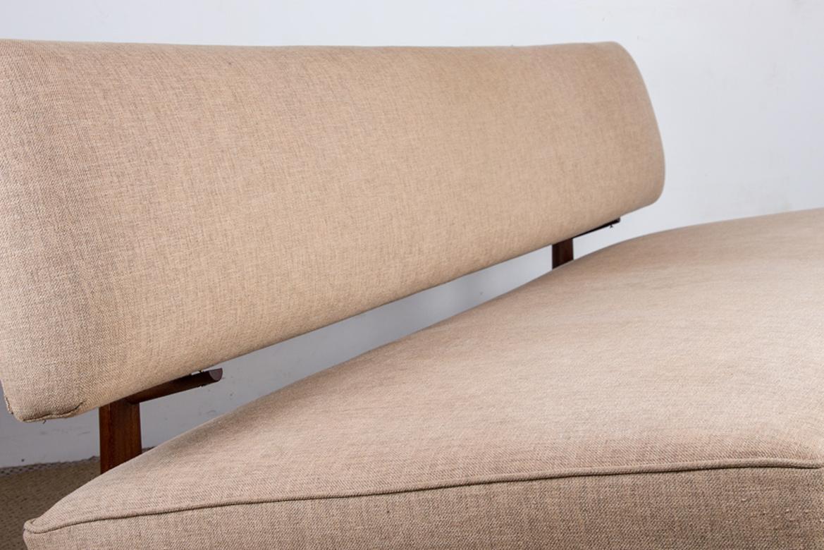 Grand canapé, banquette scandinave en teck et tissu neuf, 1960. en vente 7