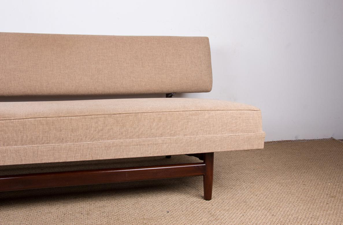 Scandinave Grand canapé, banquette scandinave en teck et tissu neuf, 1960. en vente
