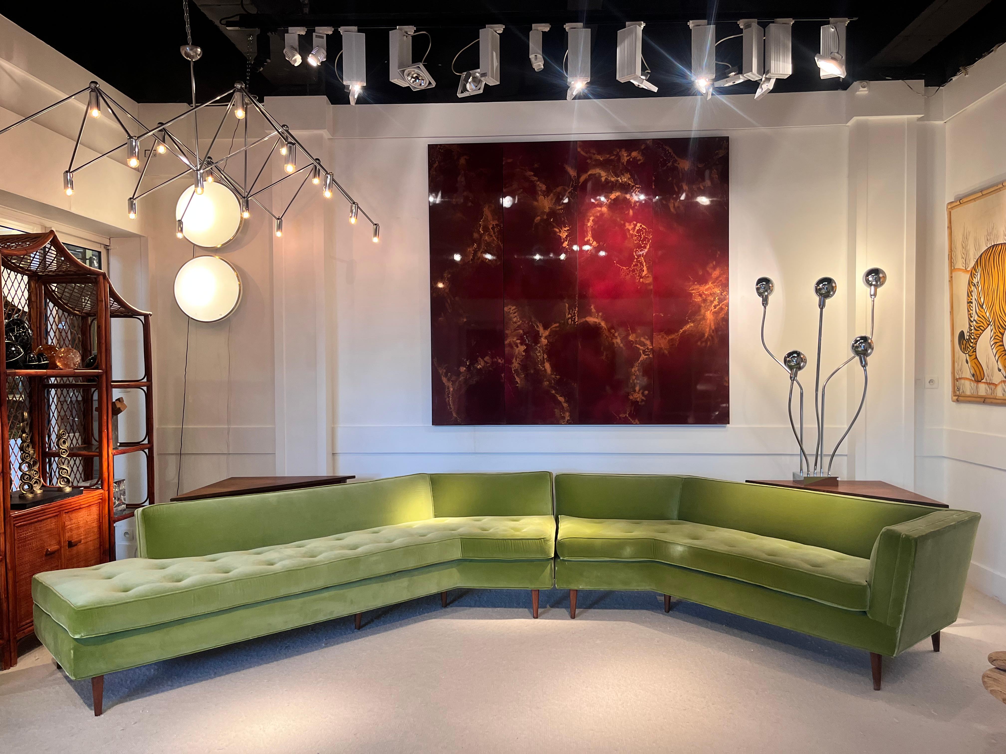 Großes Sofa aus massivem Nussbaumholz und grünem Samt von Bertha Schaefer im Angebot 10