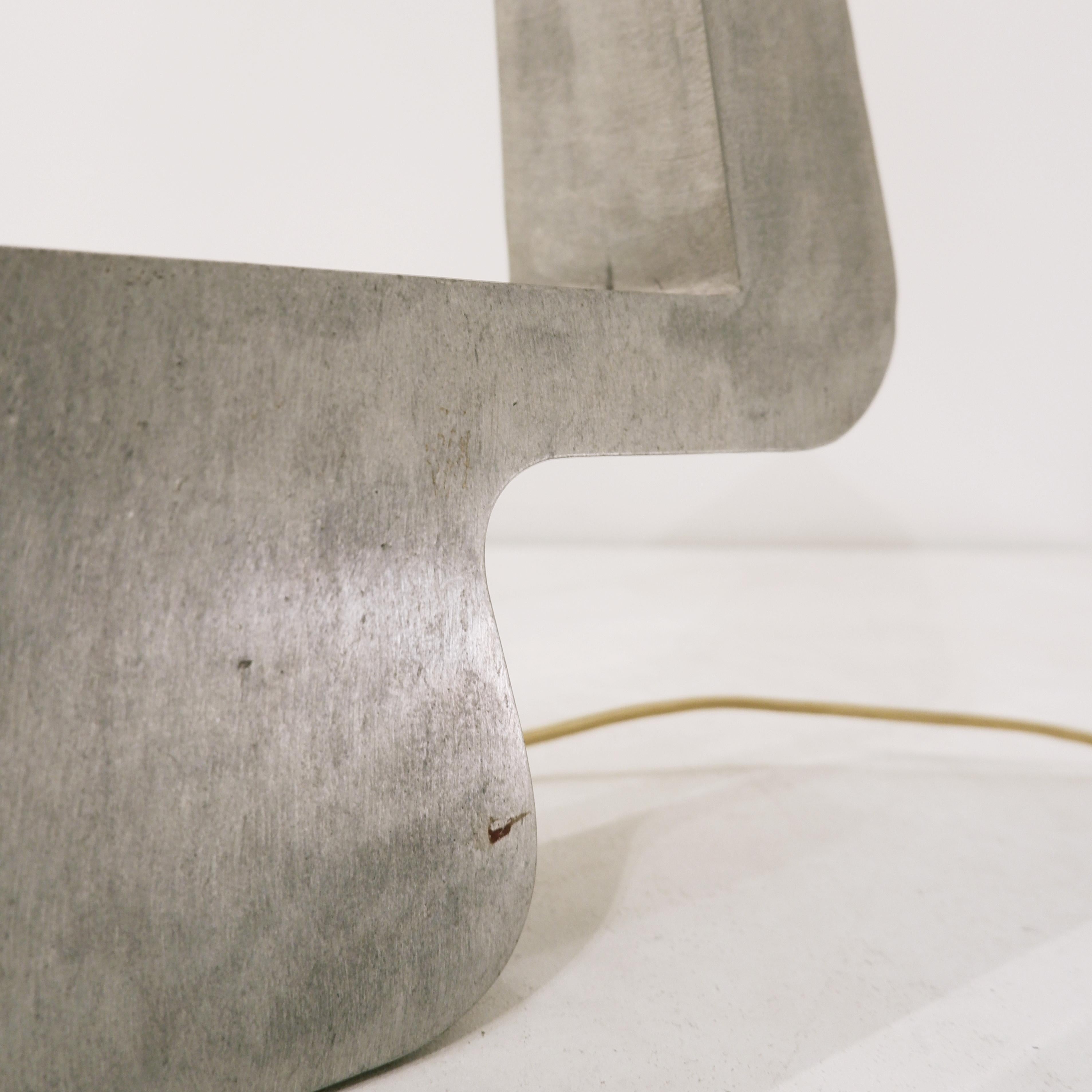 Gran lámpara de sobremesa de aluminio macizo - Años 70 Aluminio en venta