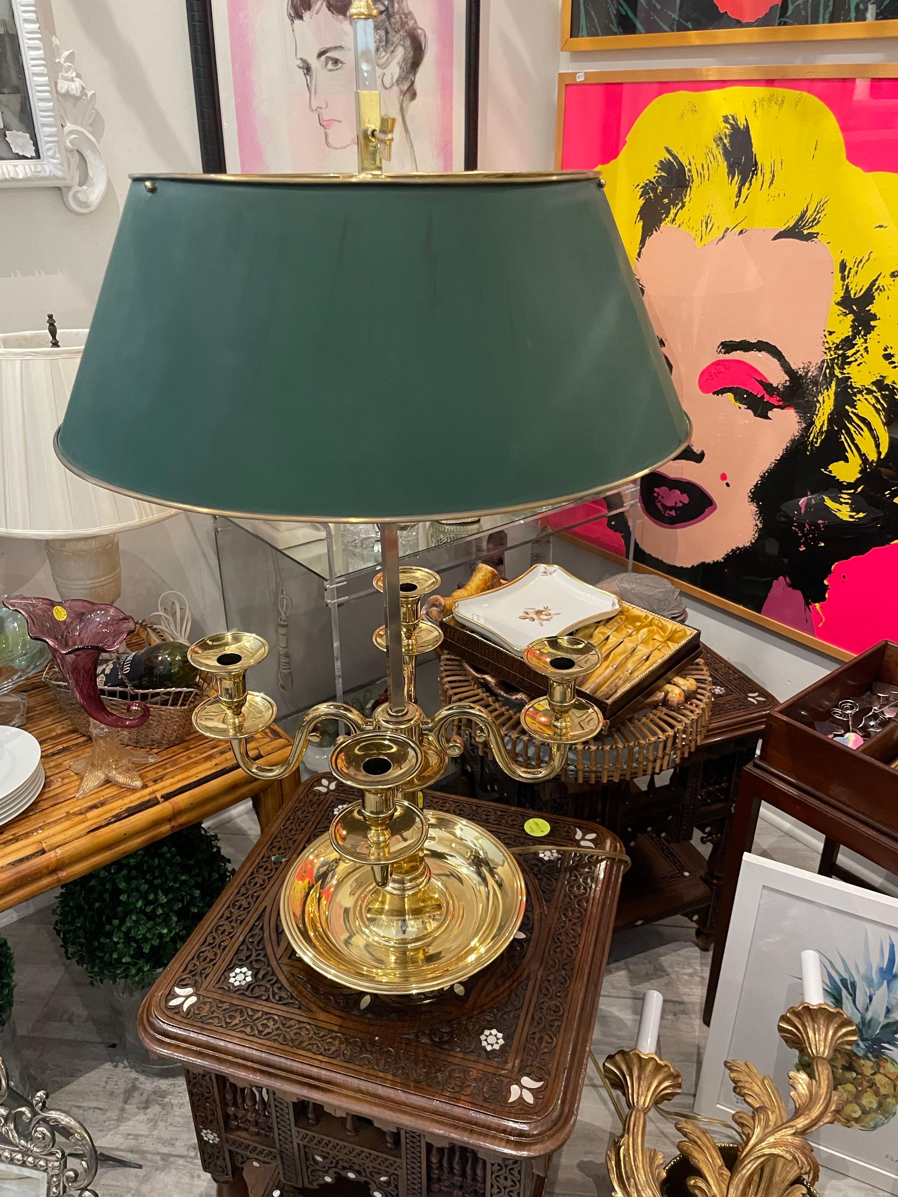 Grande lampada Bouillotte in ottone massiccio con paralume in talpa in vendita 3