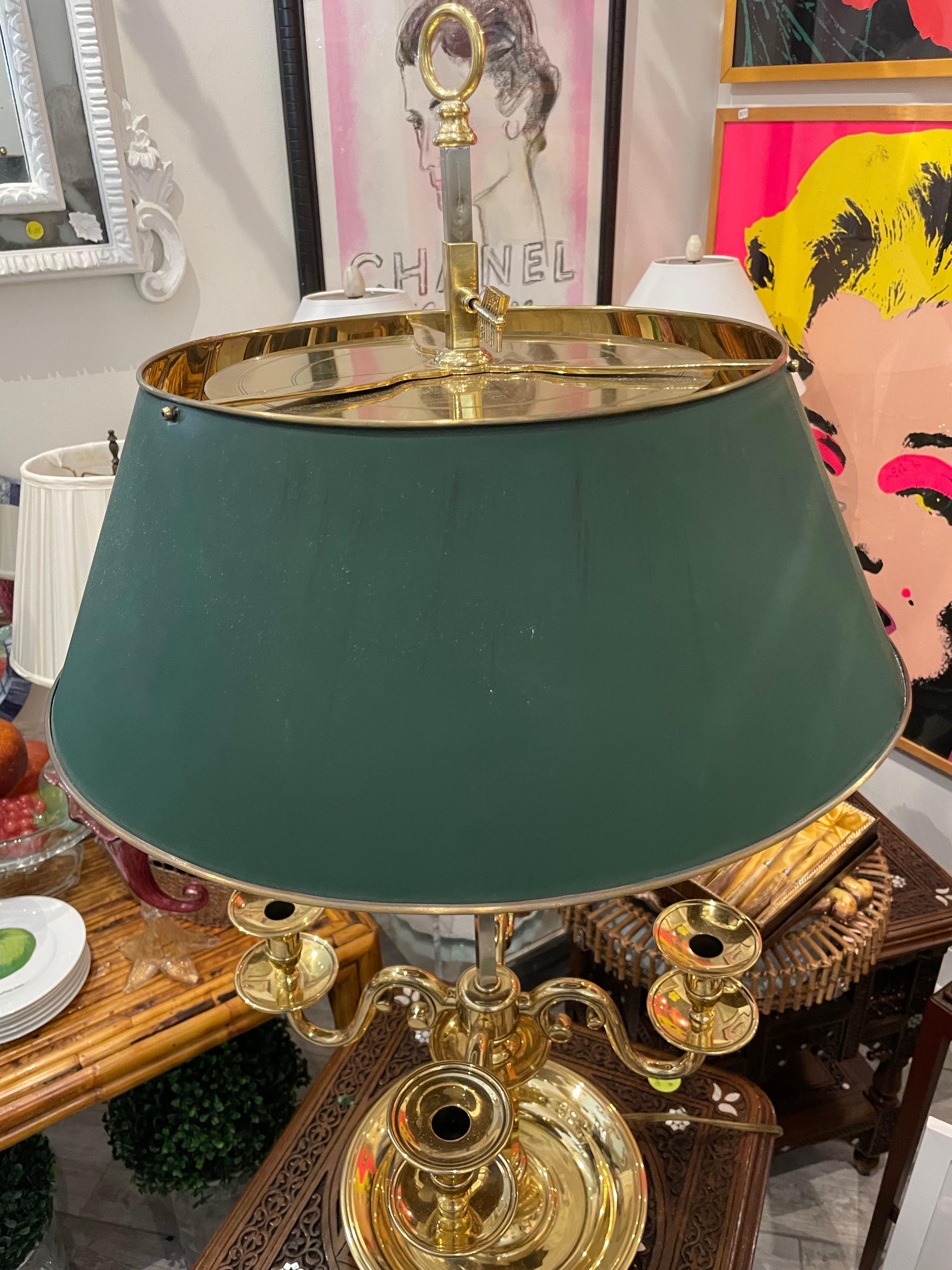 Ottone Grande lampada Bouillotte in ottone massiccio con paralume in talpa in vendita
