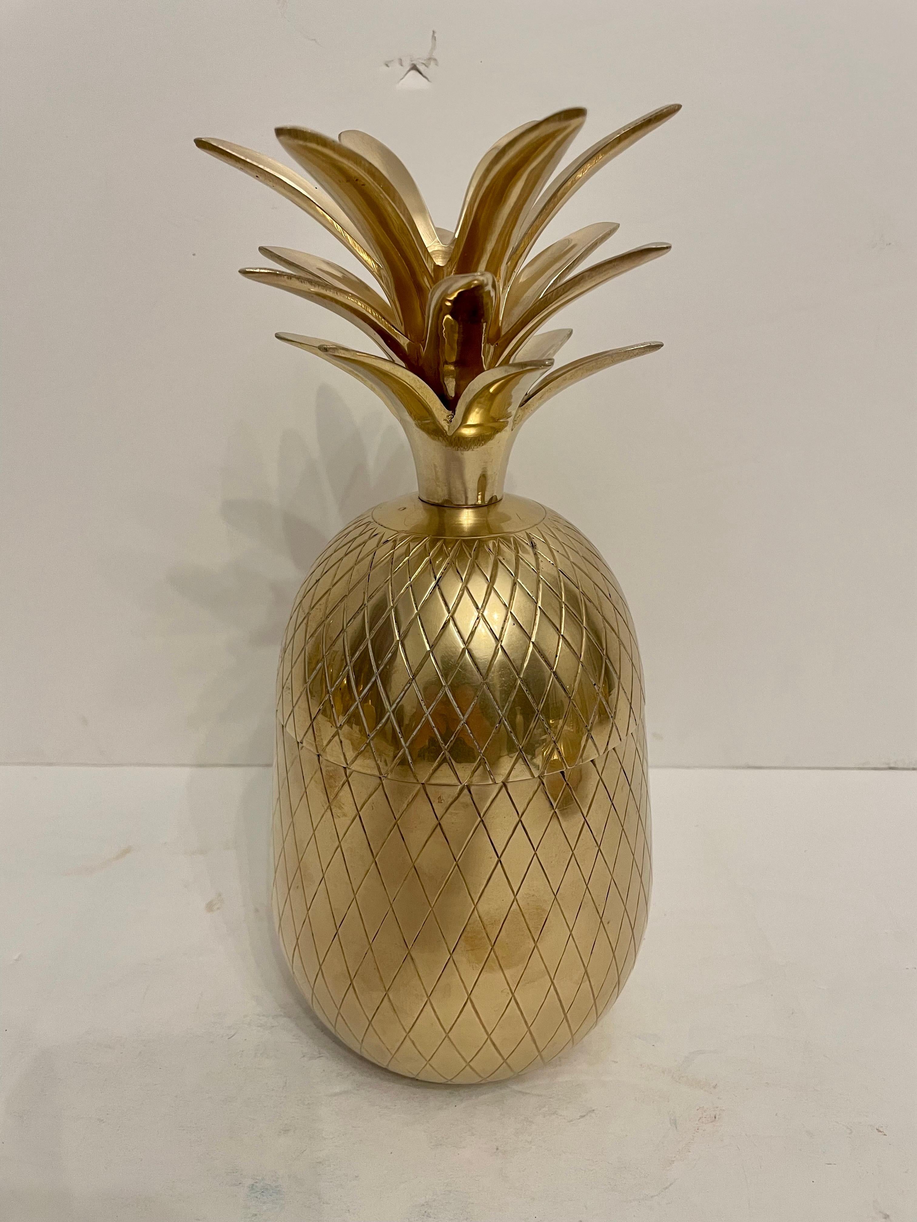 Large Solid Brass Pineapple Covered Container In Good Condition For Sale In New York, NY