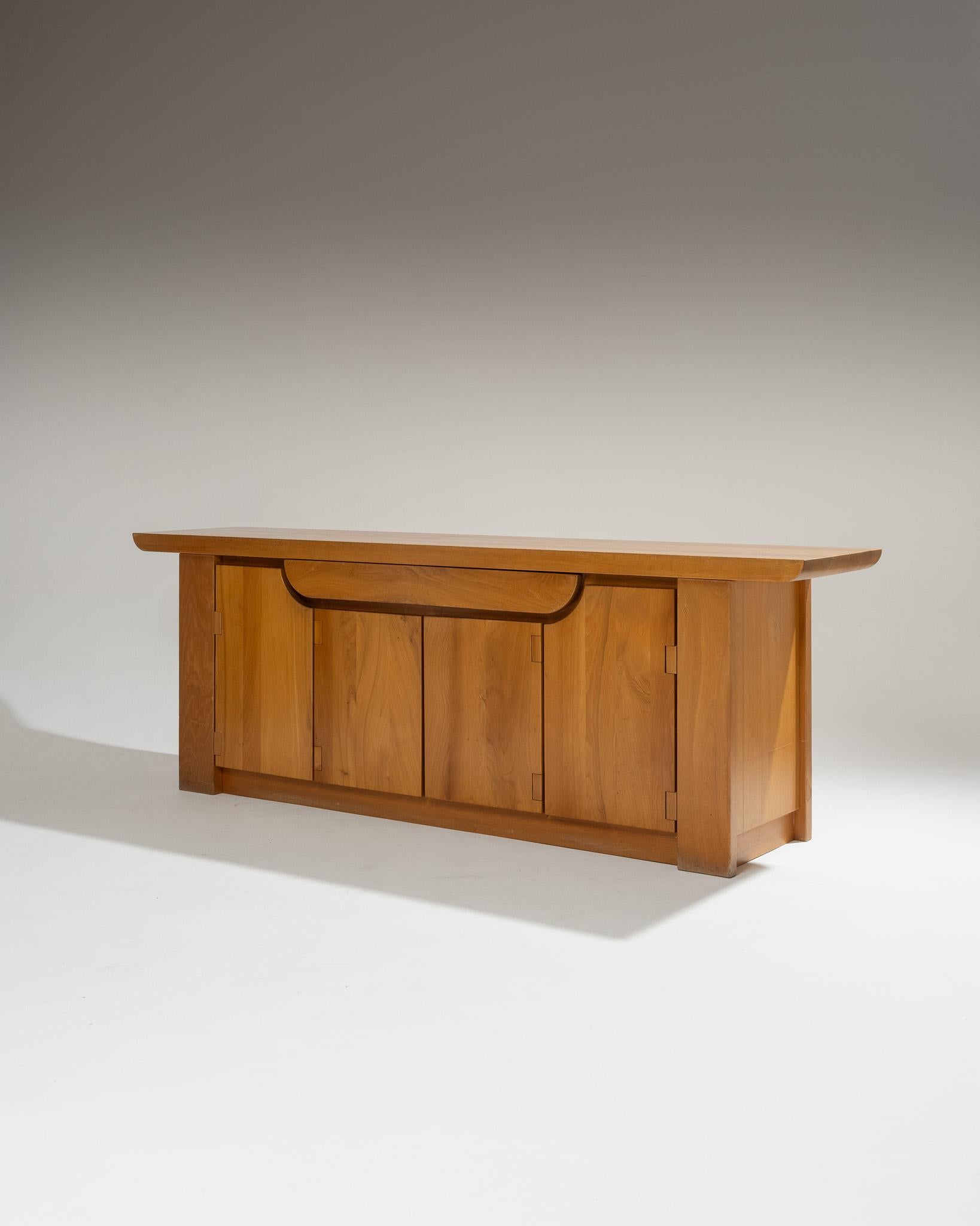 Mid-Century Modern Large Solid Elm Sideboard, Luigi Gorgoni, 1980s For Sale