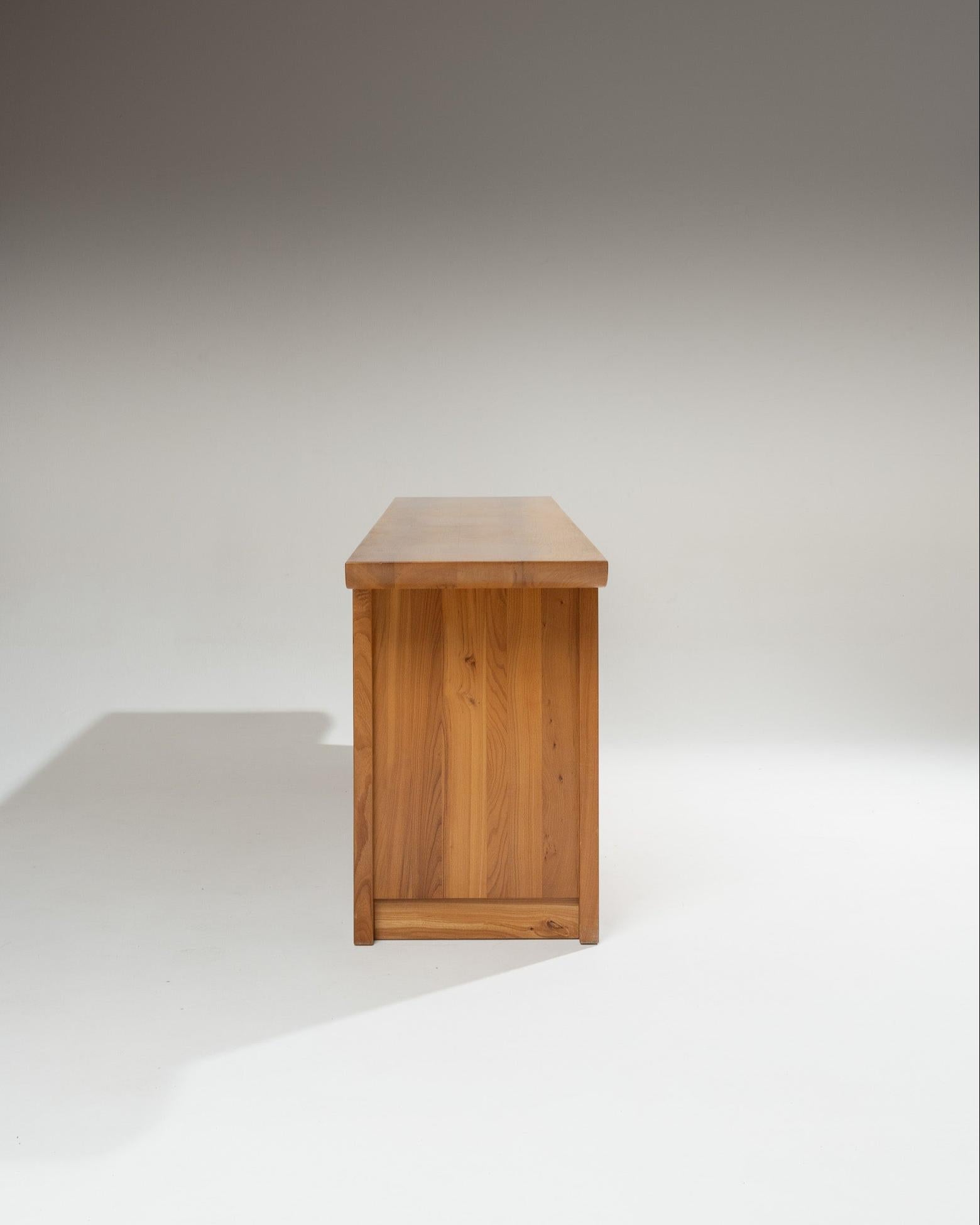 Large Solid Elm Sideboard, Luigi Gorgoni, 1980s For Sale 1