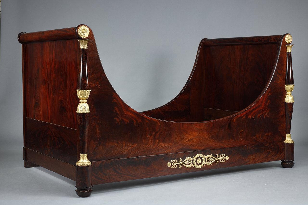 Large Solid Mahogany Boat Bed from the Empire Period  For Sale 3