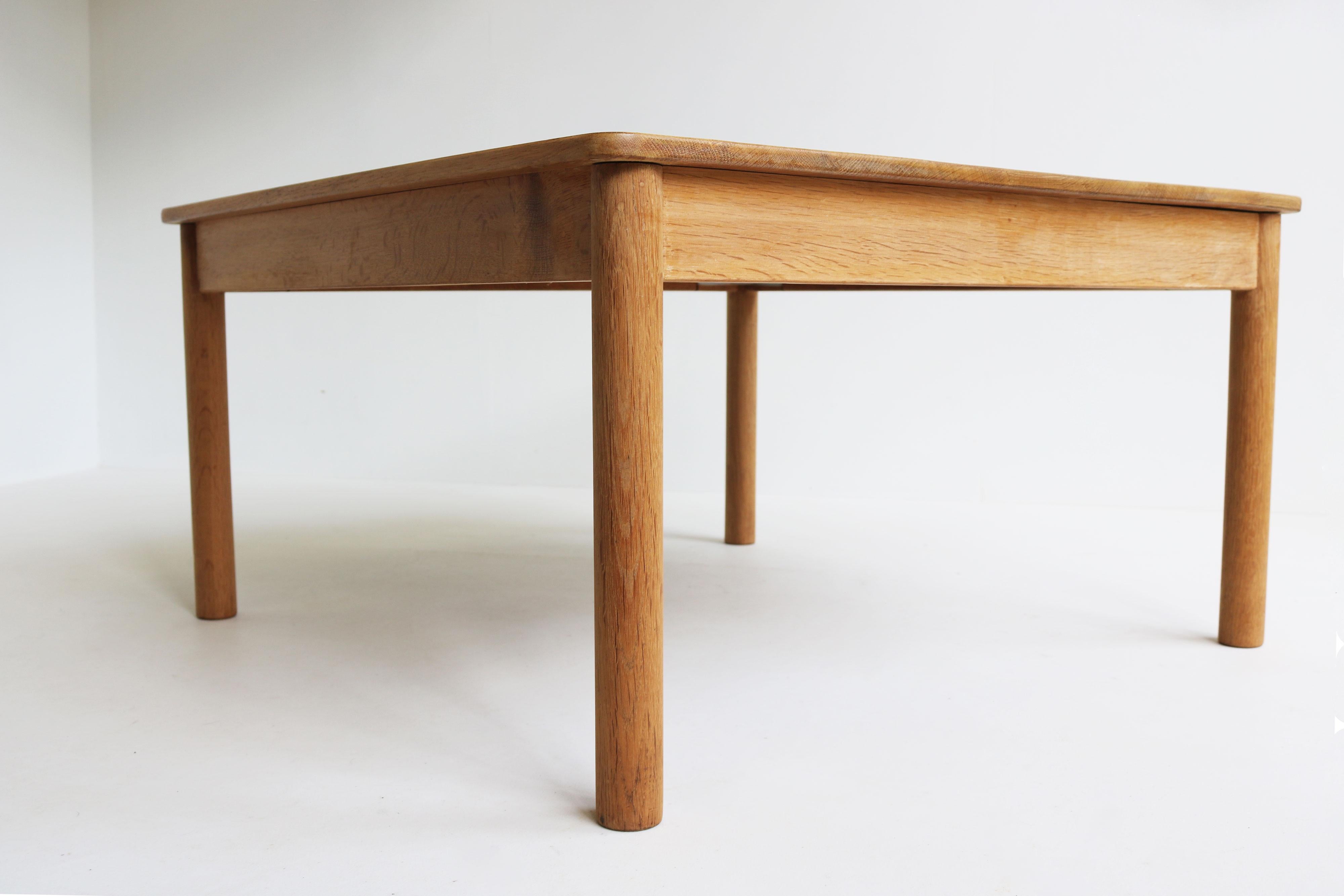 Mid-Century Modern Large solid oak coffee table Model: 5351 by Borge Mogensen for Fredericia 1950 For Sale
