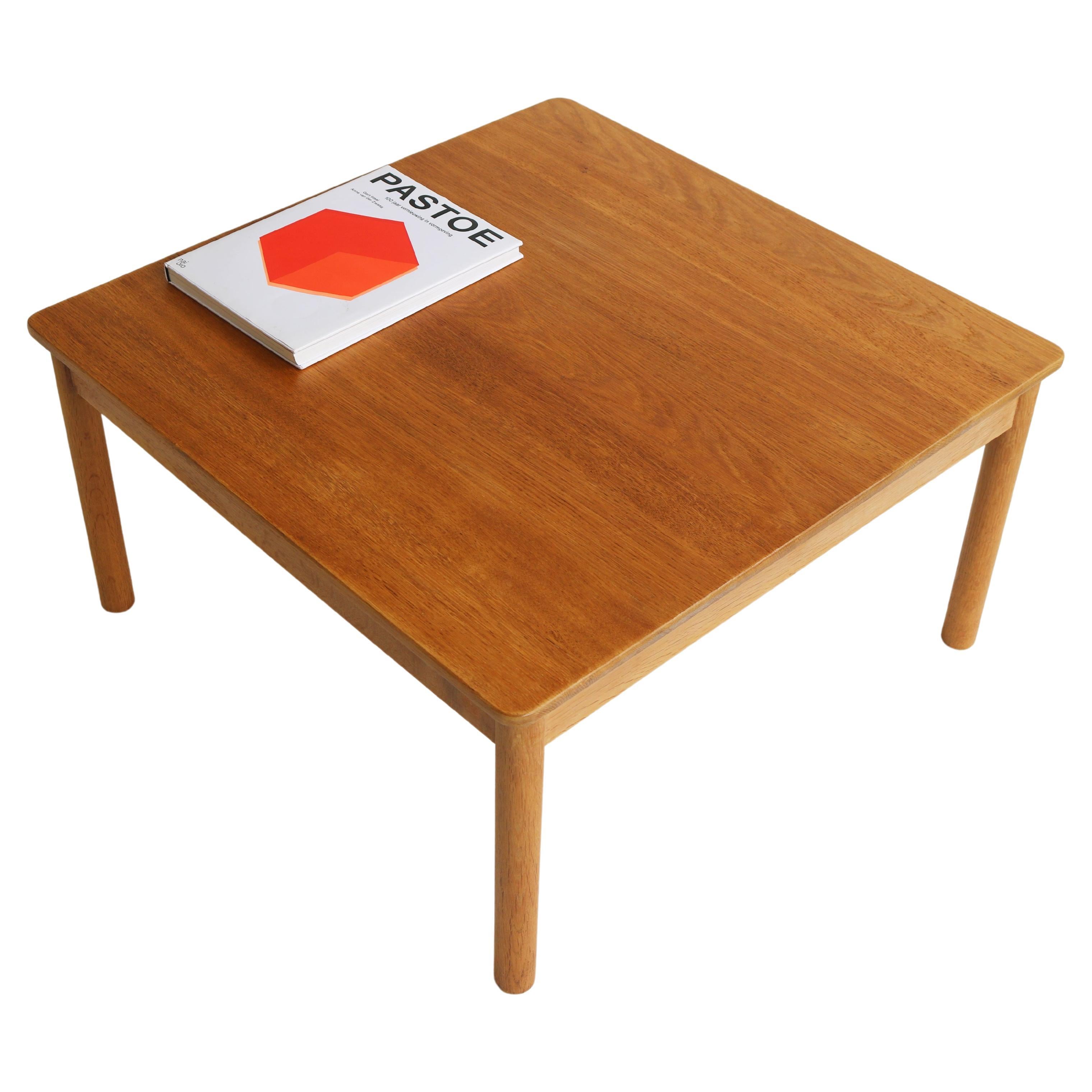 Large solid oak coffee table Model: 5351 by Borge Mogensen for Fredericia 1950 For Sale
