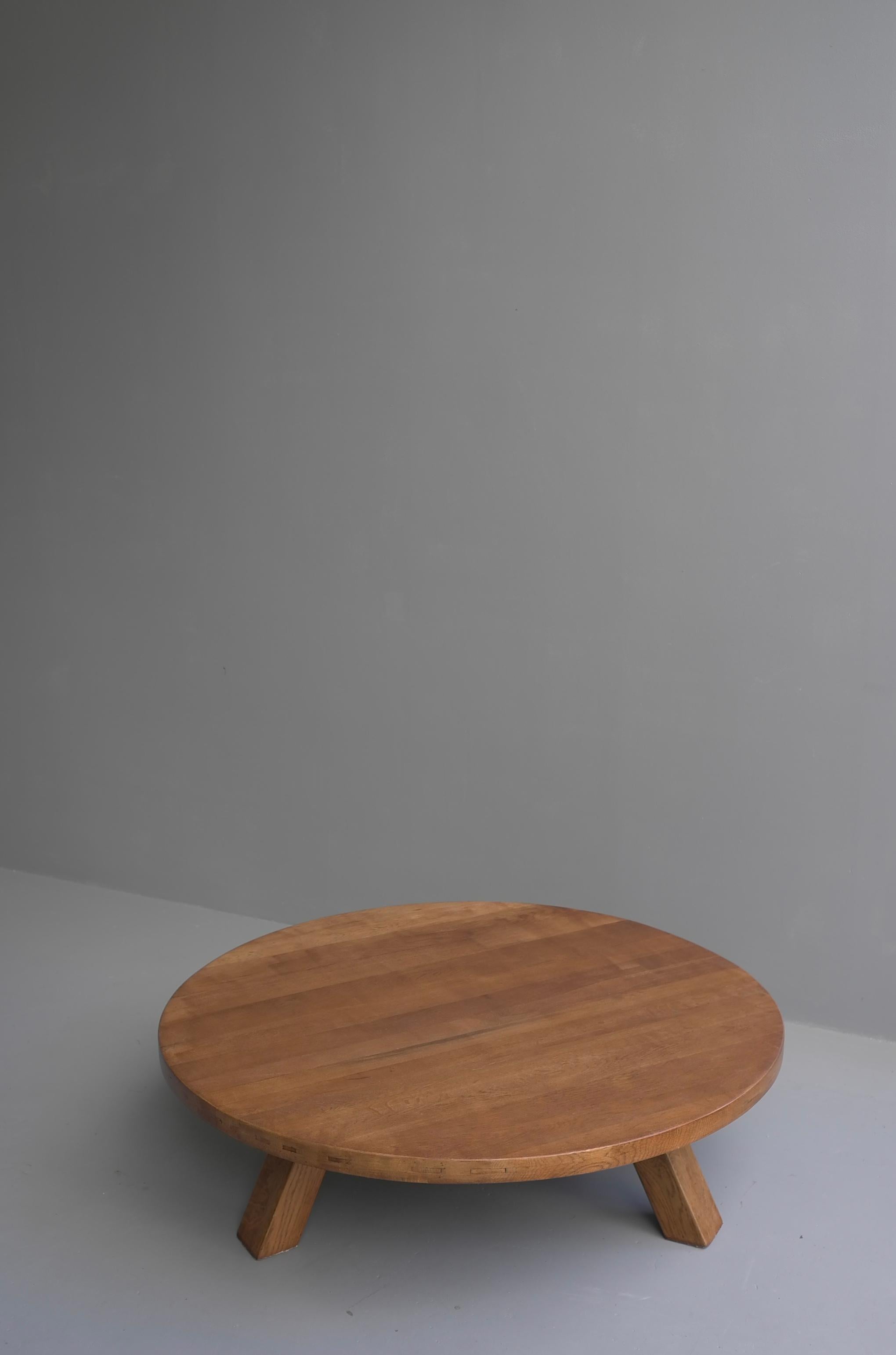 Mid-20th Century Large Solid Oak Round Coffee Table in Style of Charlotte Perriand, France, 1960s