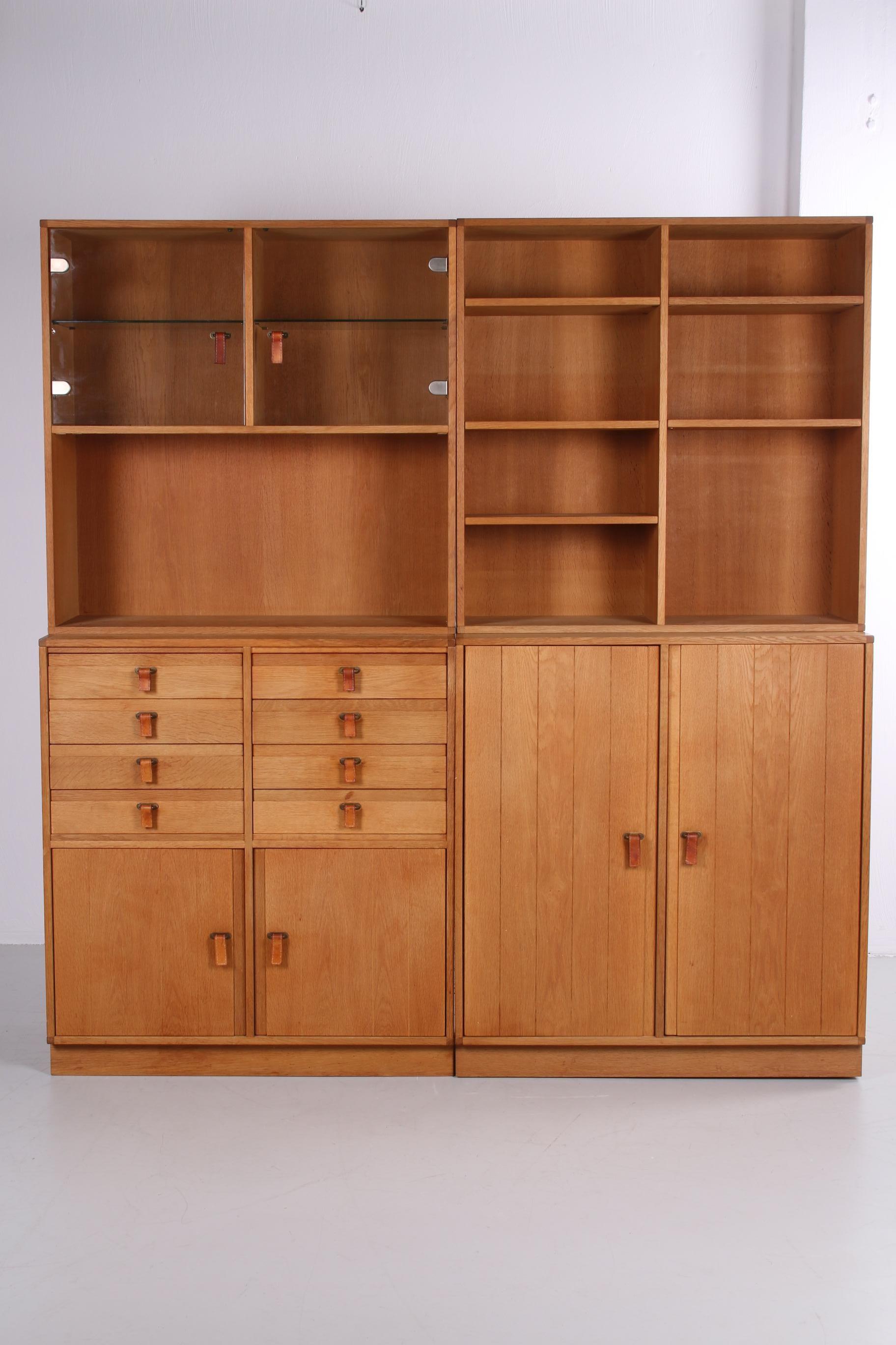 Large Solid Oak Wall Cabinet from  Kurt Ostervig  5 Parts 1970s In Good Condition For Sale In Oostrum-Venray, NL
