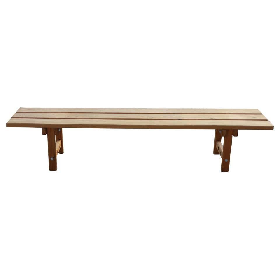 Large Solid Pine Bench by Danish Architects Friss & Moltke In Good Condition For Sale In Vejle Øst, DK