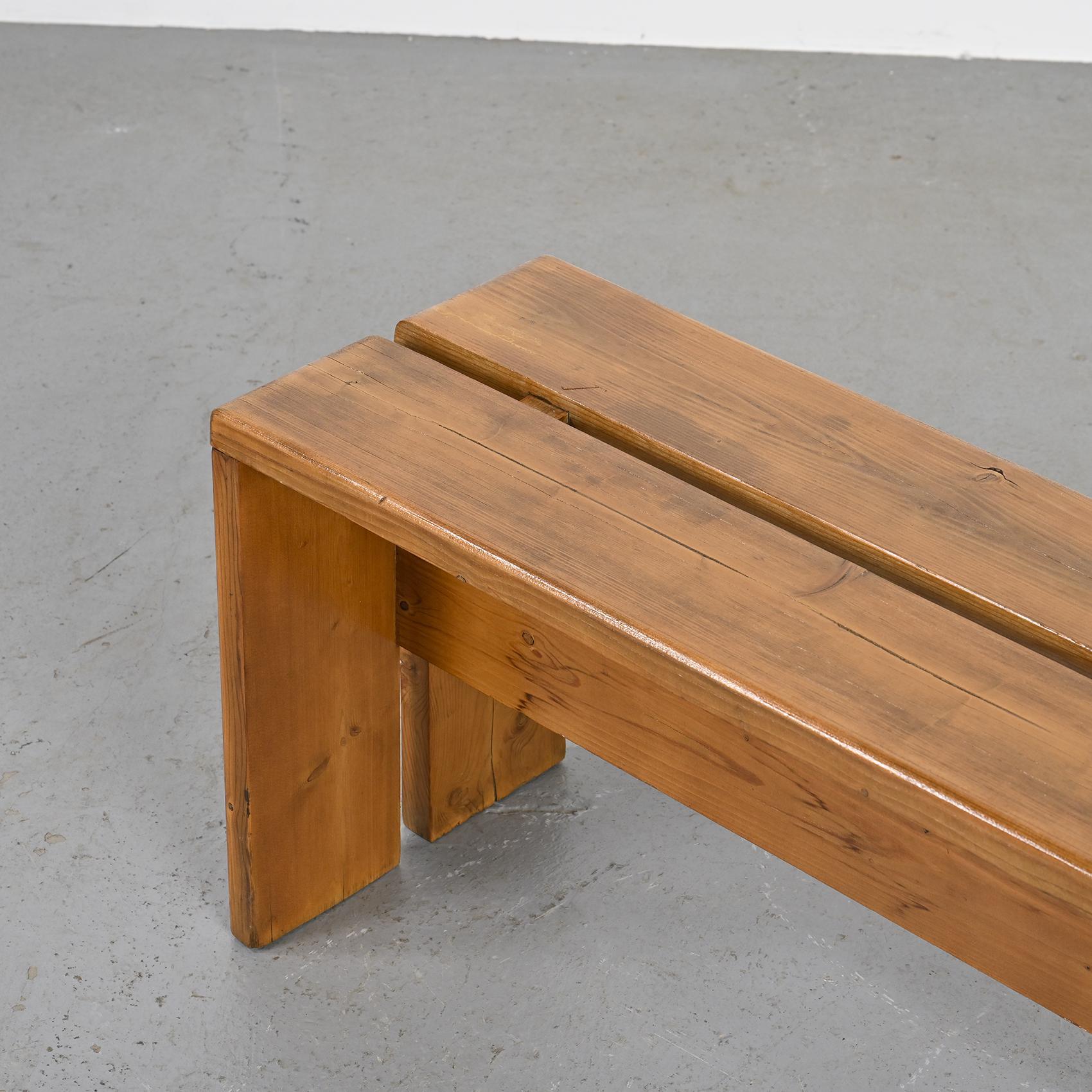 Large Solid Pine Bench from Les Arcs, France, circa 1973  In Good Condition In VILLEURBANNE, FR
