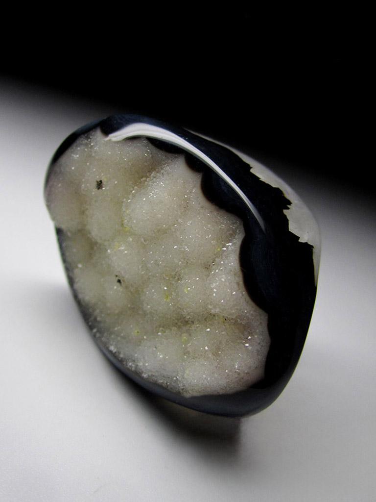 Bague en Quartz massif Cristal de roche Cristaux bruts Noirs Blancs Neuf - En vente à Berlin, DE