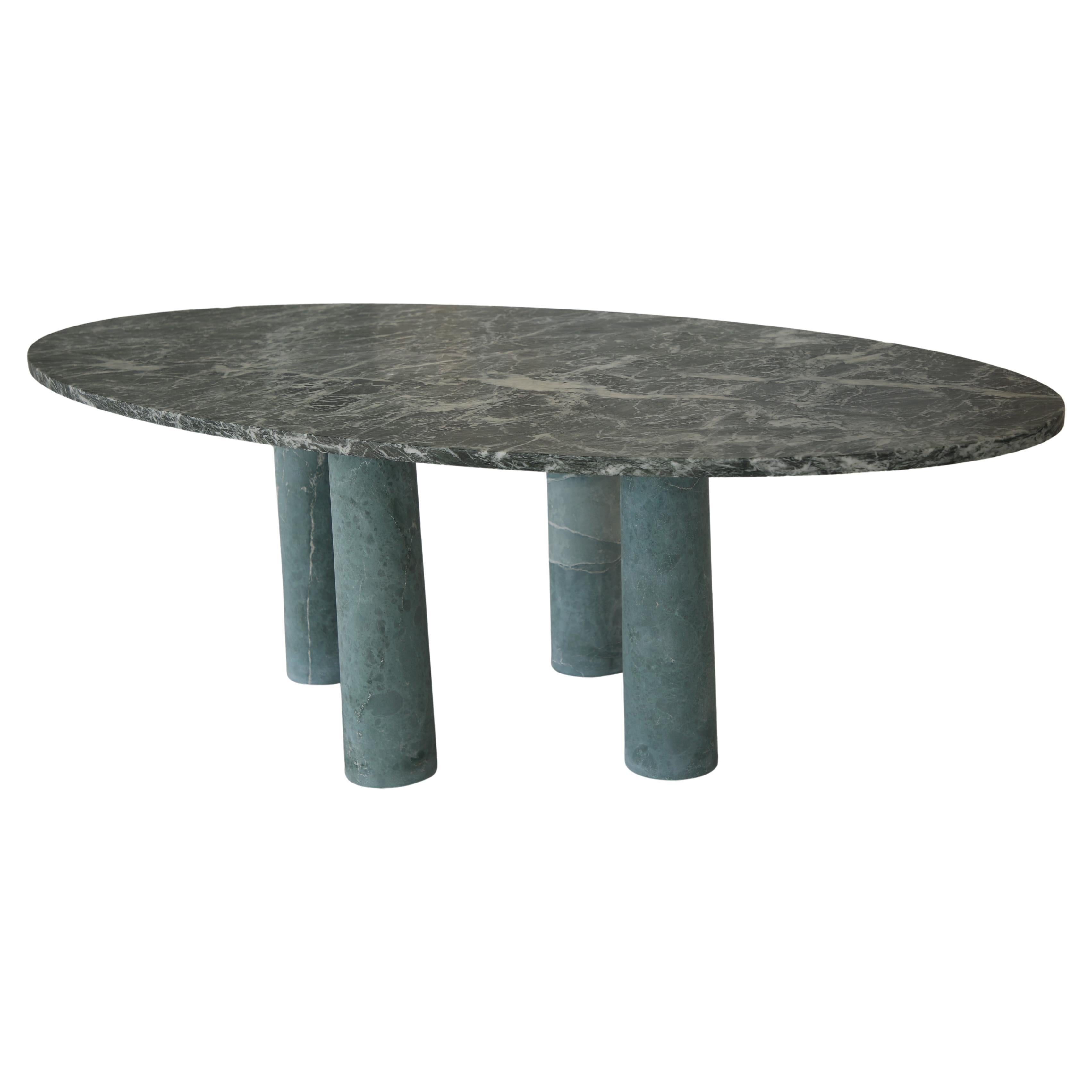 Grande table de salle à manger ovale en marbre vert en pierre massive avec pieds à colonnes de style Bellini