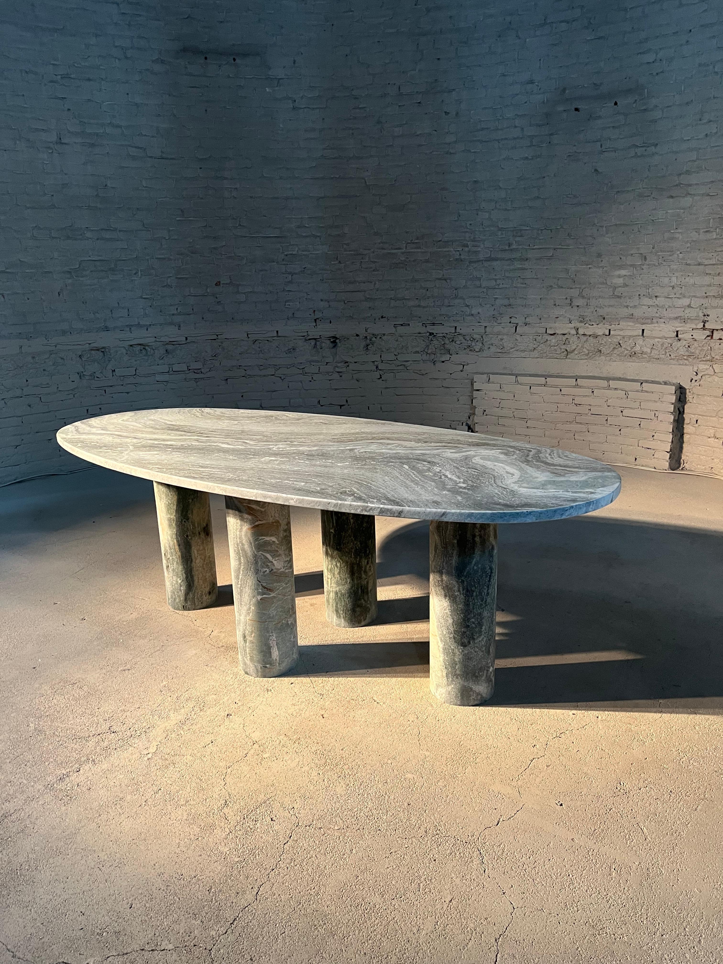 Mid-Century Modern Large Oval Green Marble Dining Table with Column Legs in the style of Bellini  For Sale