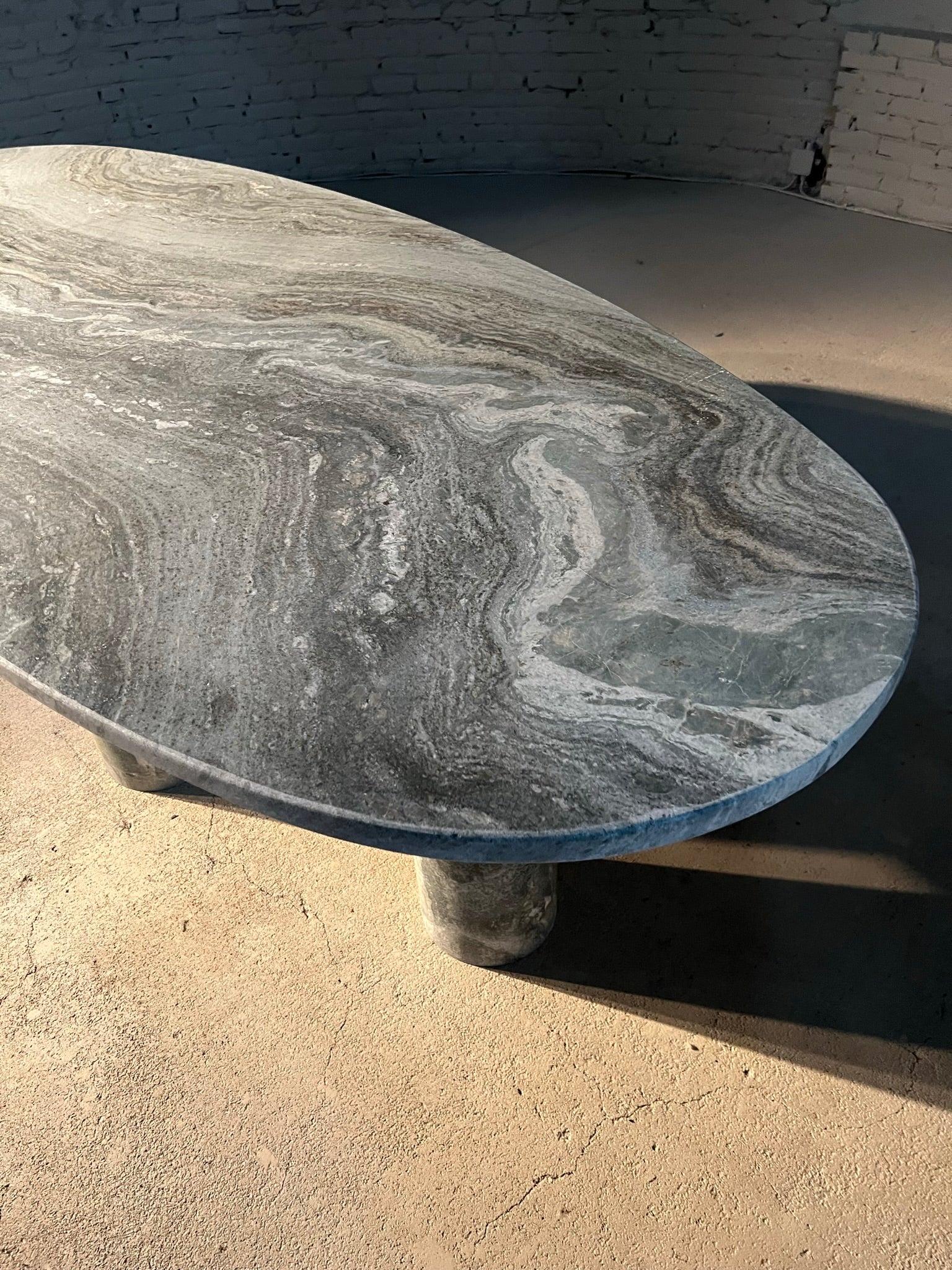 Large Oval Green Marble Dining Table with Column Legs in the style of Bellini  In New Condition For Sale In AMSTERDAM, NL