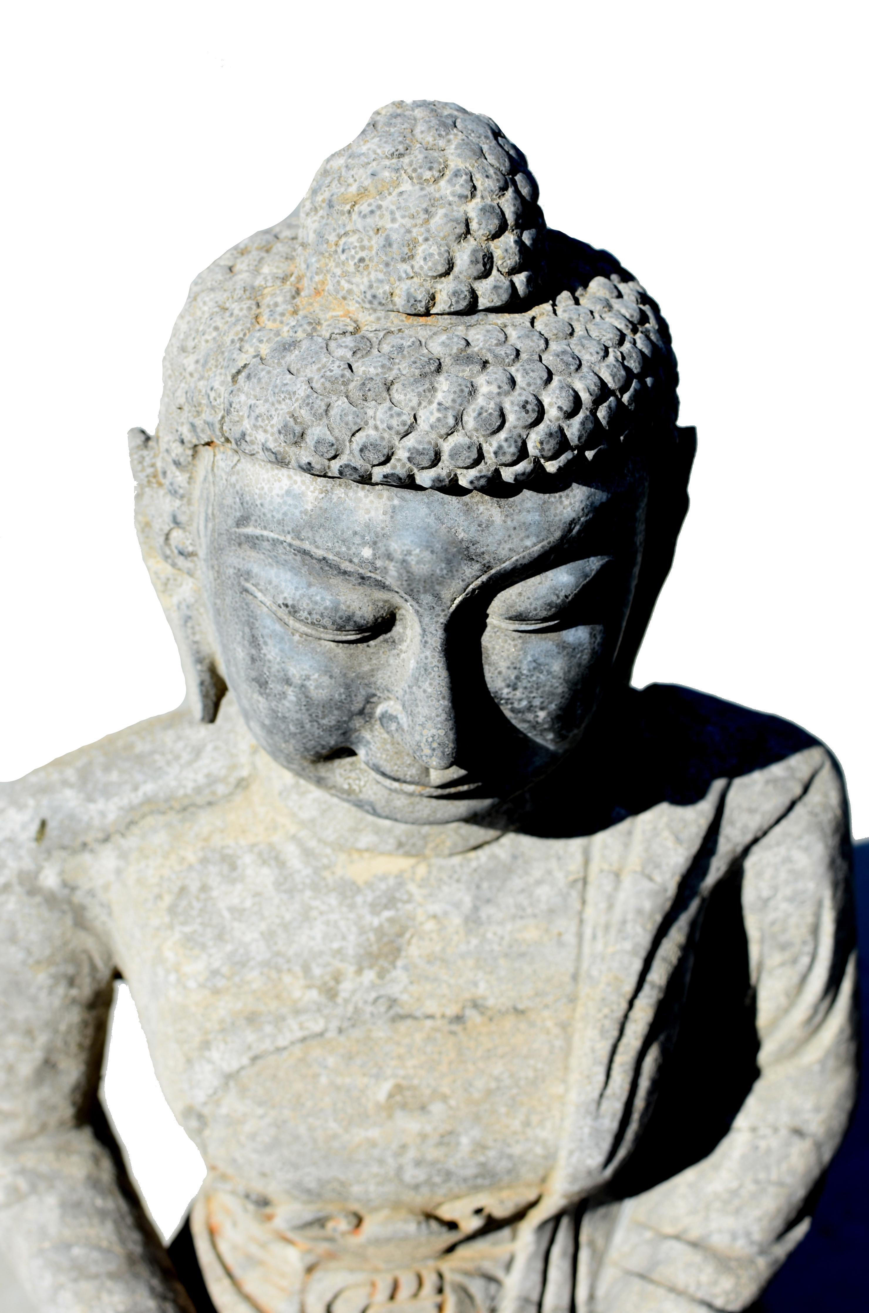 Grand bouddha assis en pierre massive en vente 10