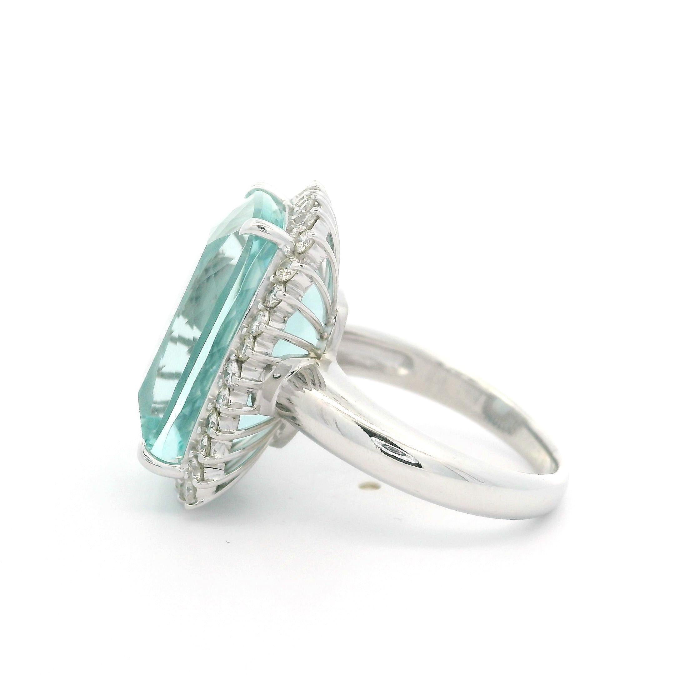Large Solid White gold 15.09ctw Aquamarine & Diamond Halo Statement Ring For Sale 10