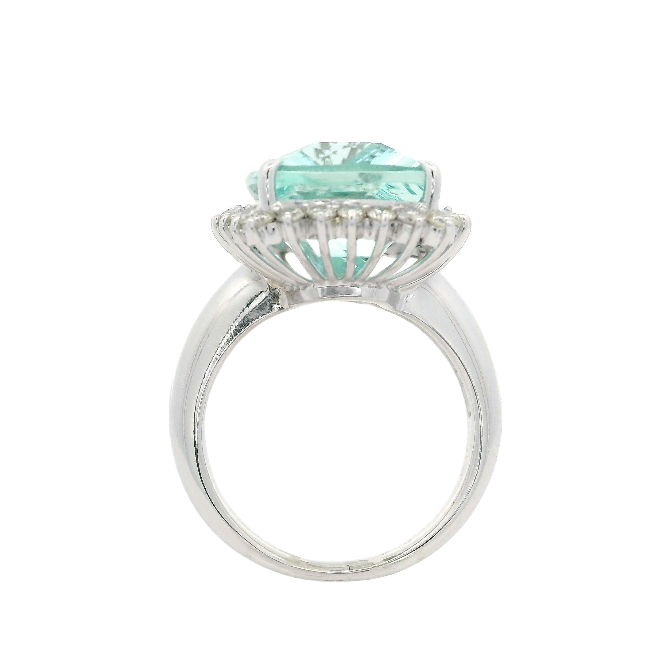 Large Solid White gold 15.09ctw Aquamarine & Diamond Halo Statement Ring For Sale 2