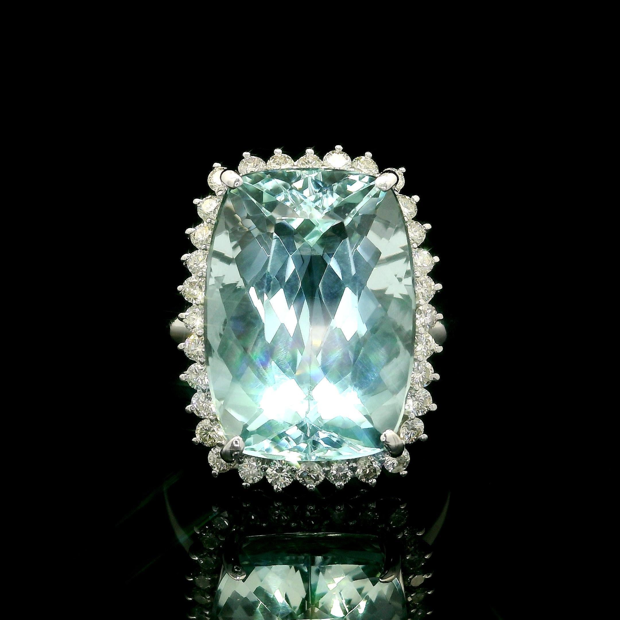 Large Solid White gold 15.09ctw Aquamarine & Diamond Halo Statement Ring For Sale 4