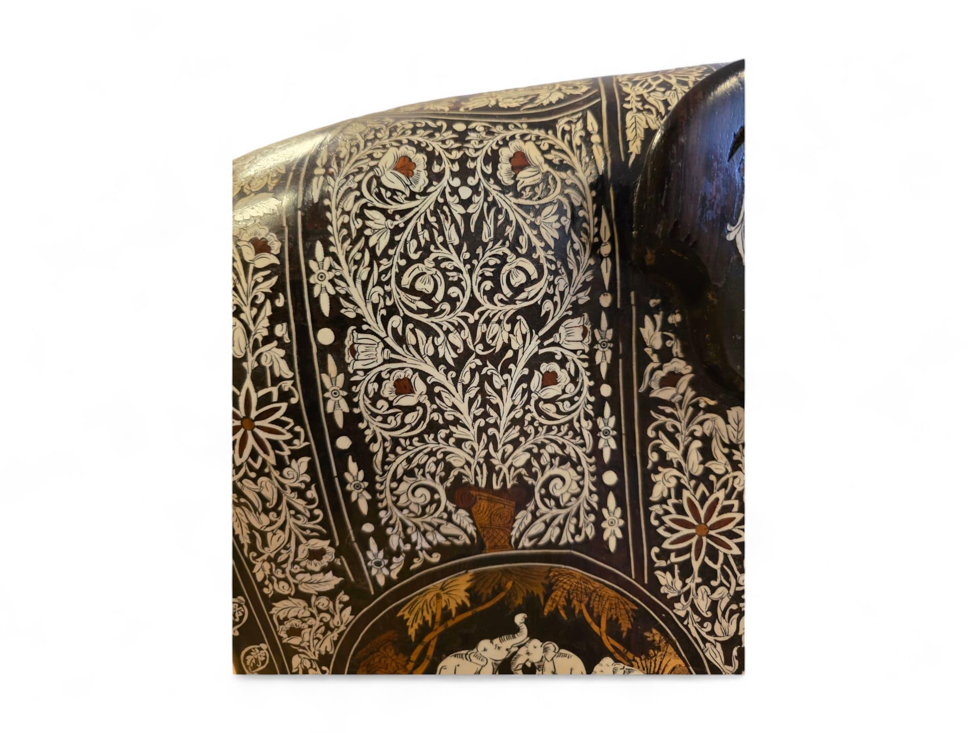 Grande elefante in legno massiccio intagliato - India, primi anni del 1900 in vendita 7