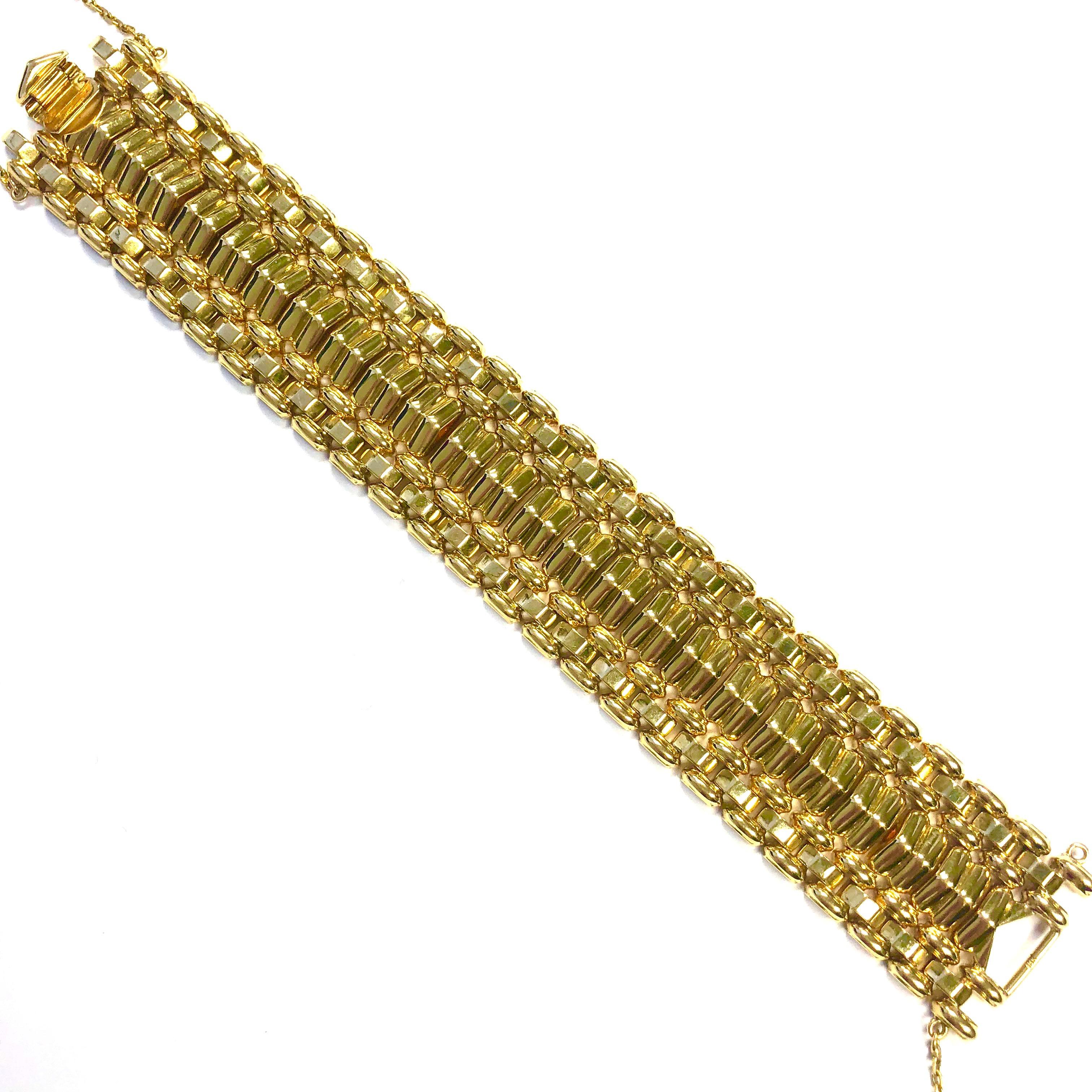 Large Solid Yellow Gold Vintage Bracelet In Good Condition In Agoura Hills, CA