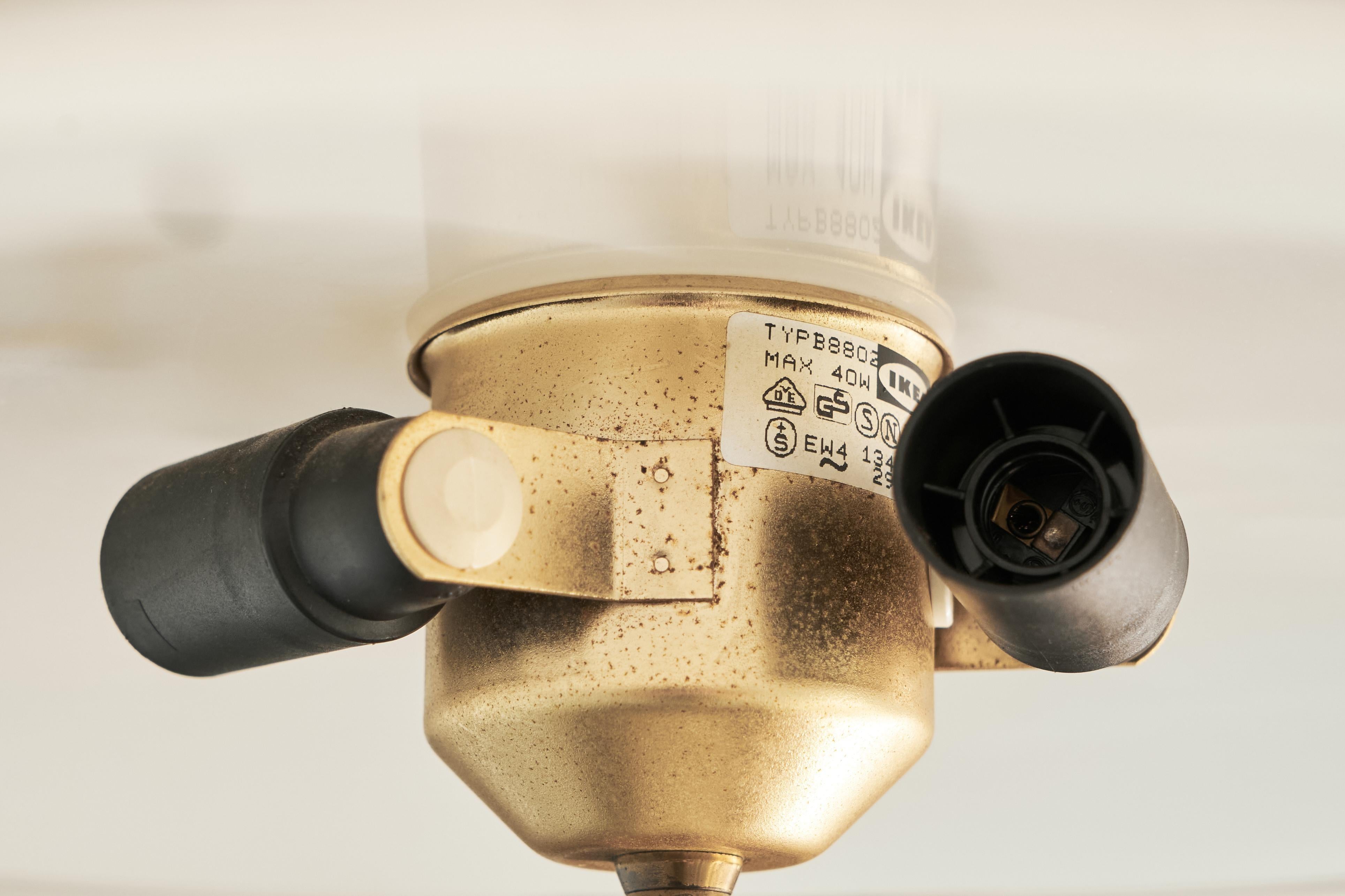 Große Tischlampe „Solist“ aus Metall, Messing und Opalglas für IKEA, 1990 im Angebot 4
