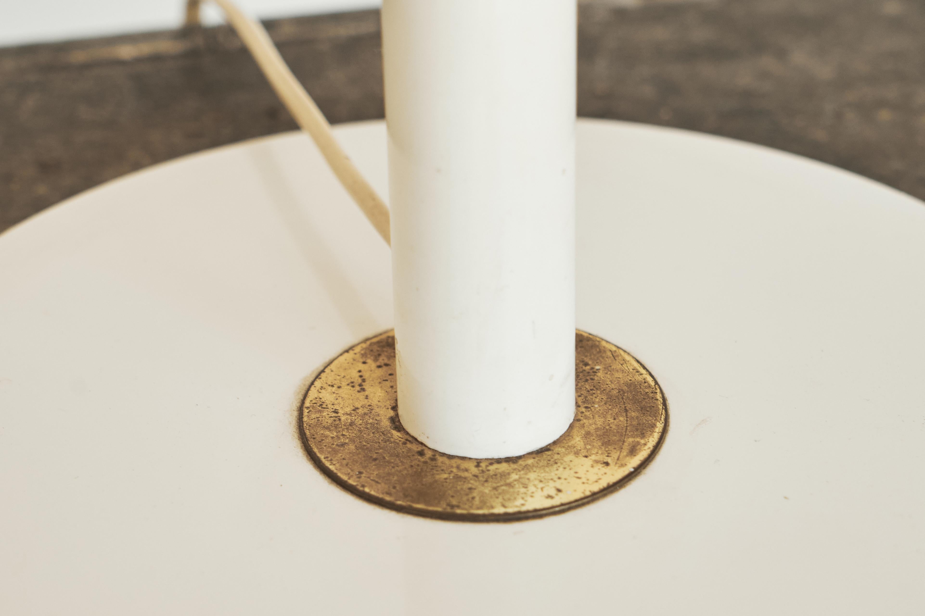 Große Tischlampe „Solist“ aus Metall, Messing und Opalglas für IKEA, 1990 im Angebot 3