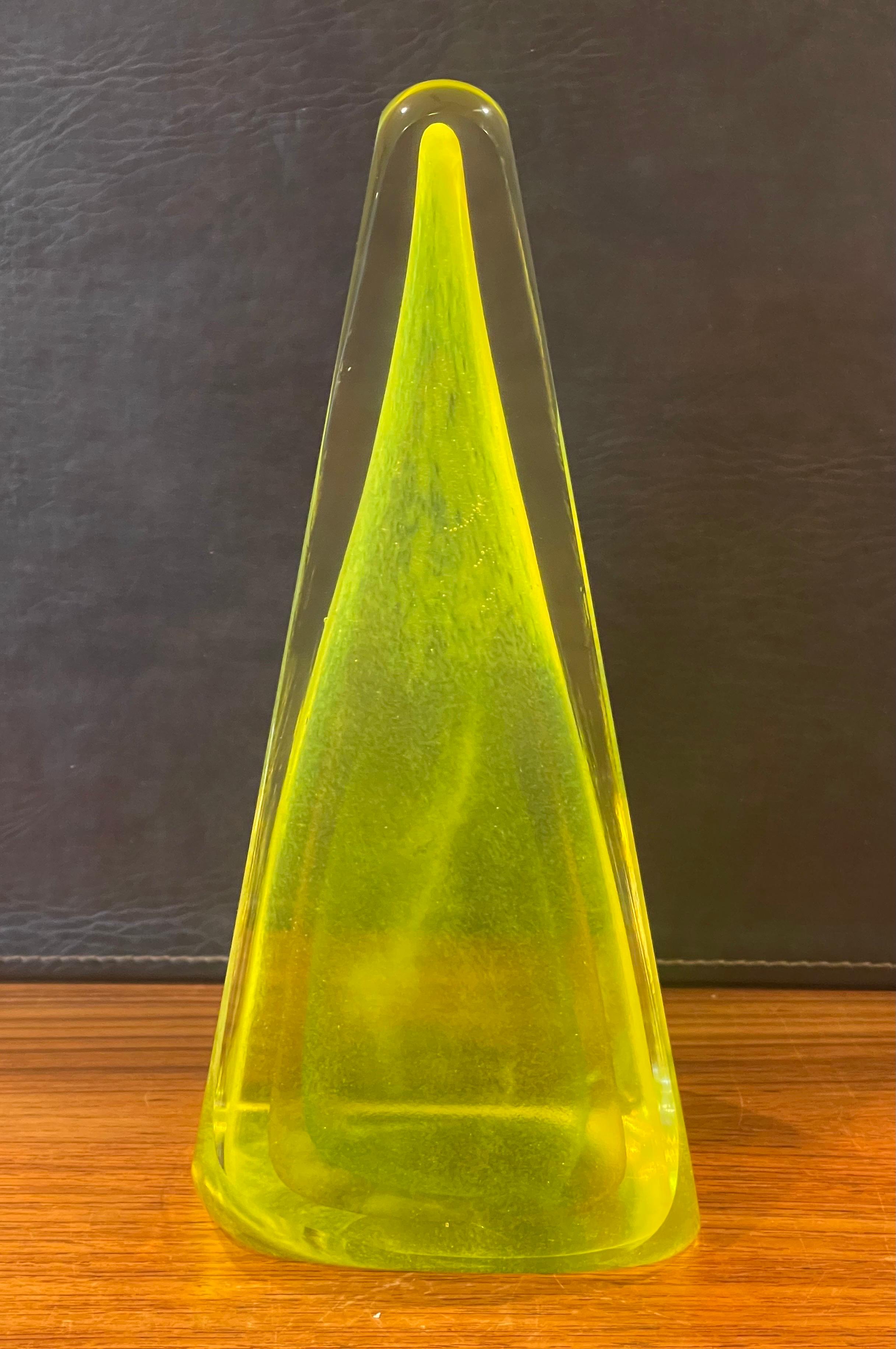 Large Sommerso Uranium Art Glass Pyramid Sculpture by Murano Glass For Sale 1